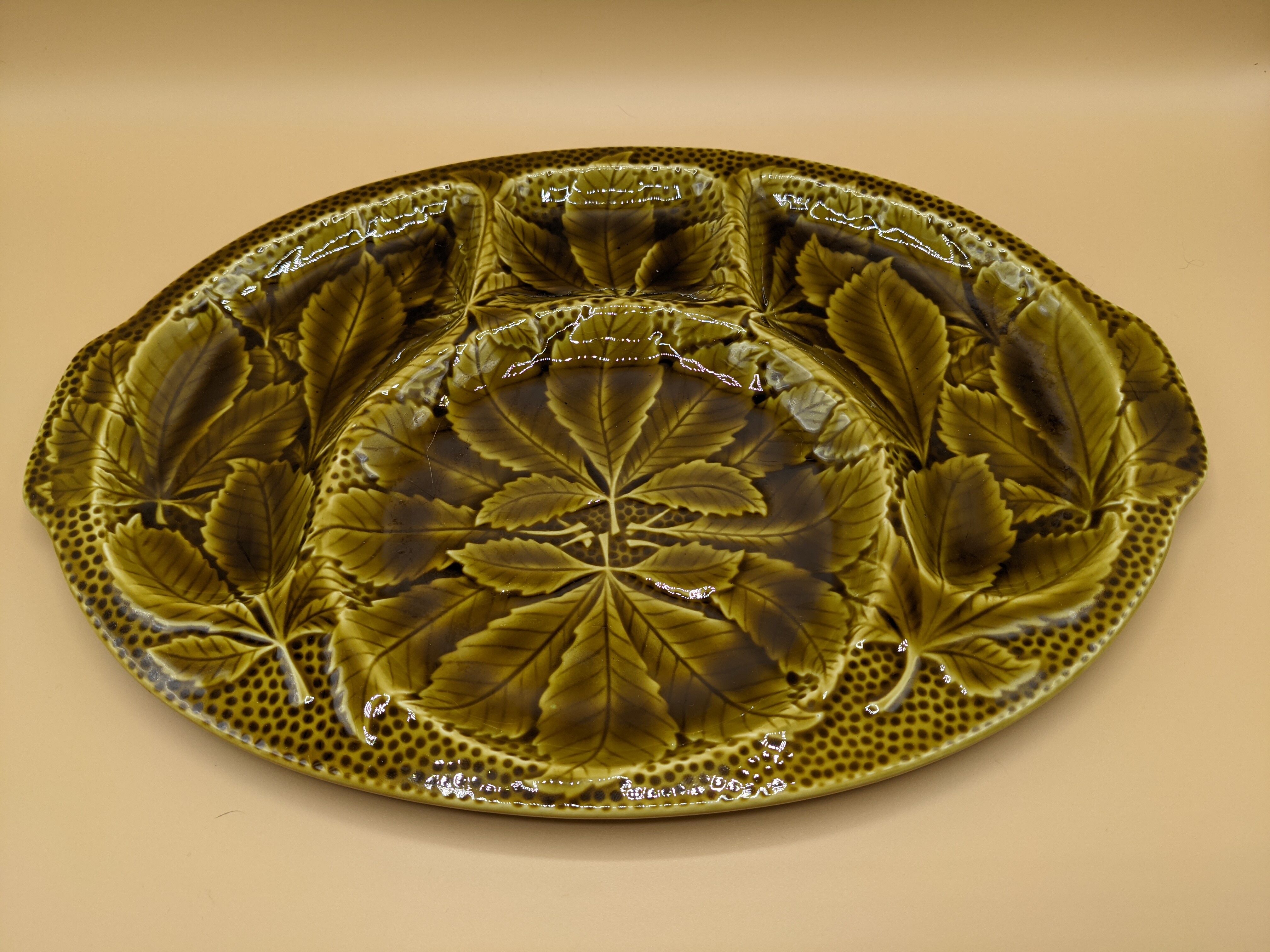 Gien dabbling compartmentalized plate