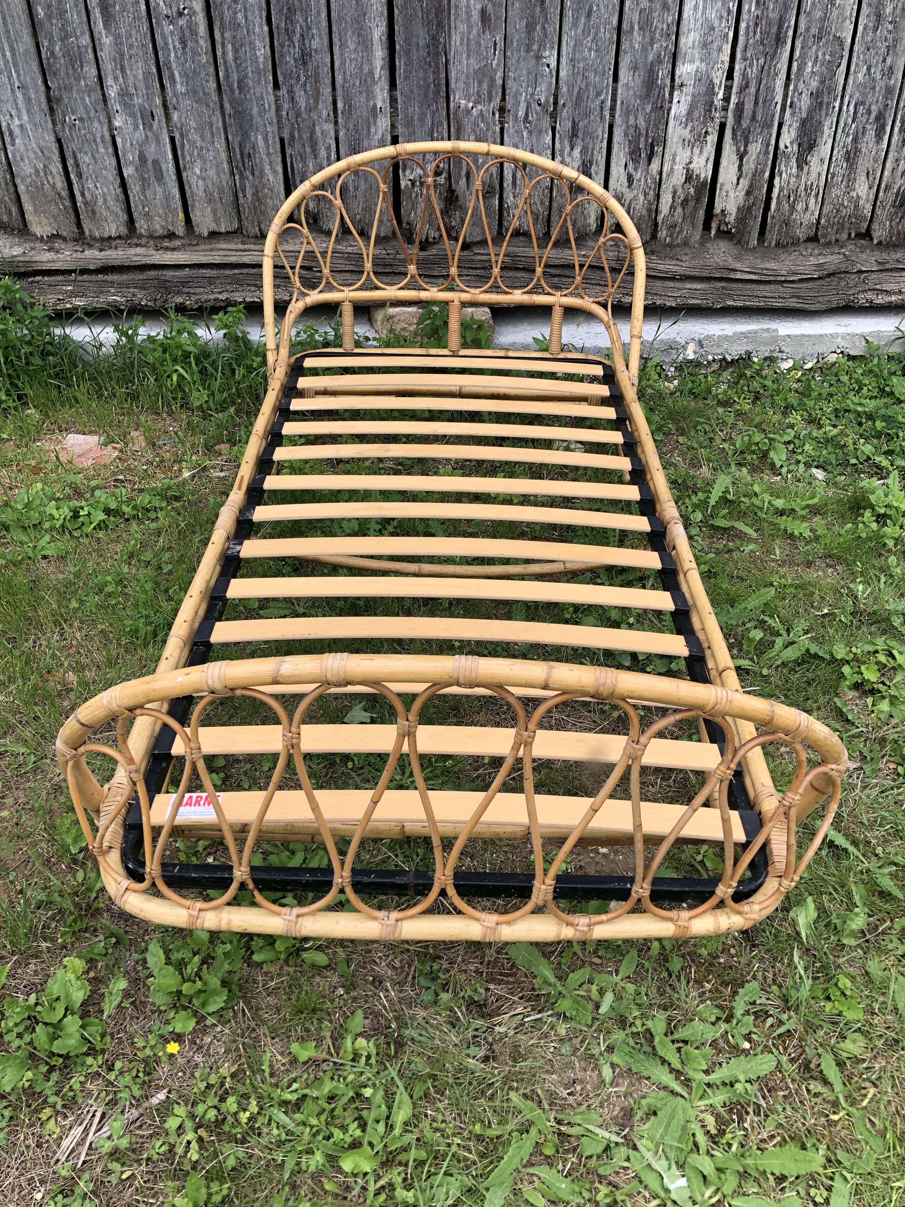 Old bed basket 1 person curved rattan 60s vintage