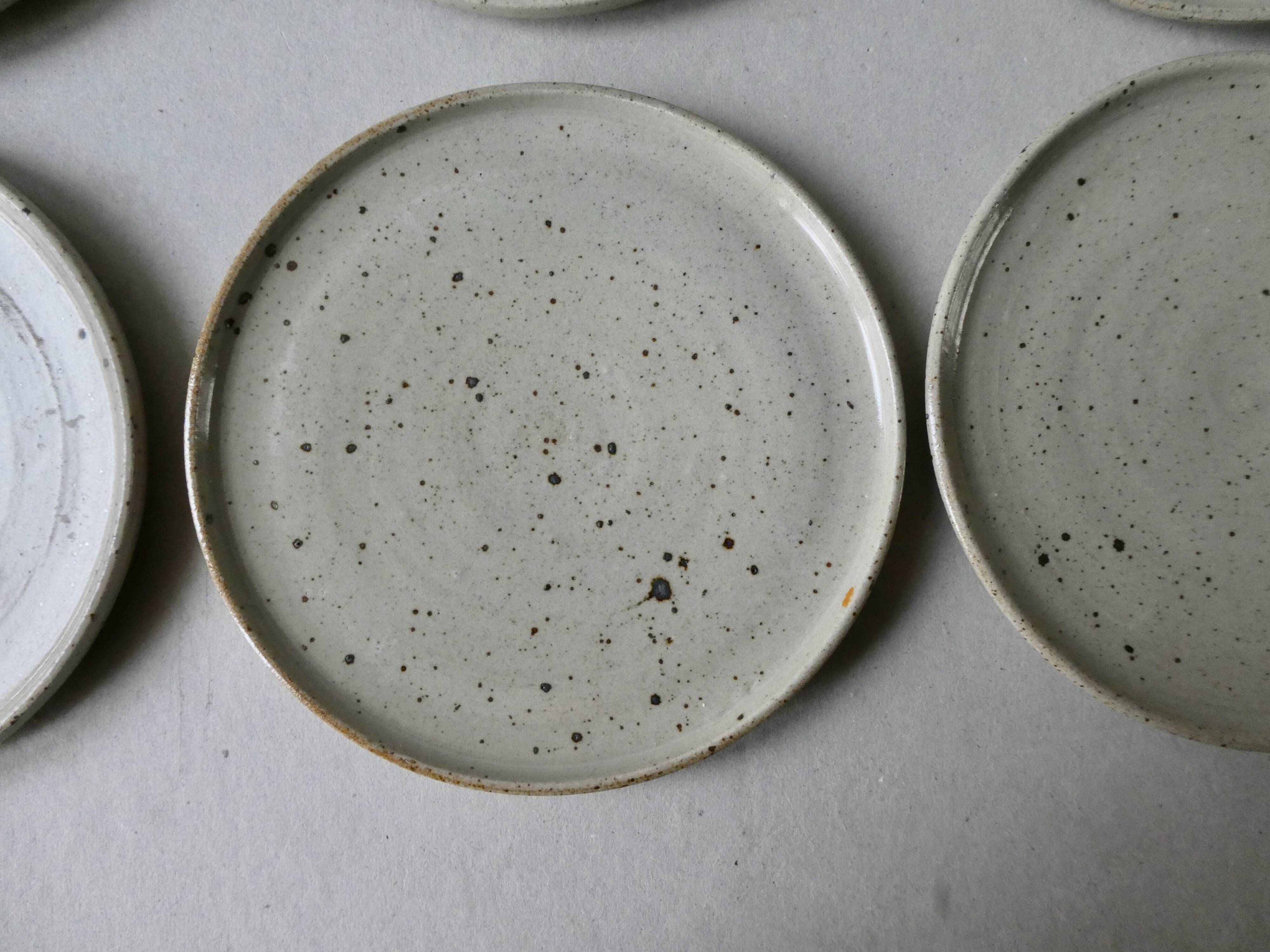 Set of 6 dessert plates or starter, made of sandstone, signed