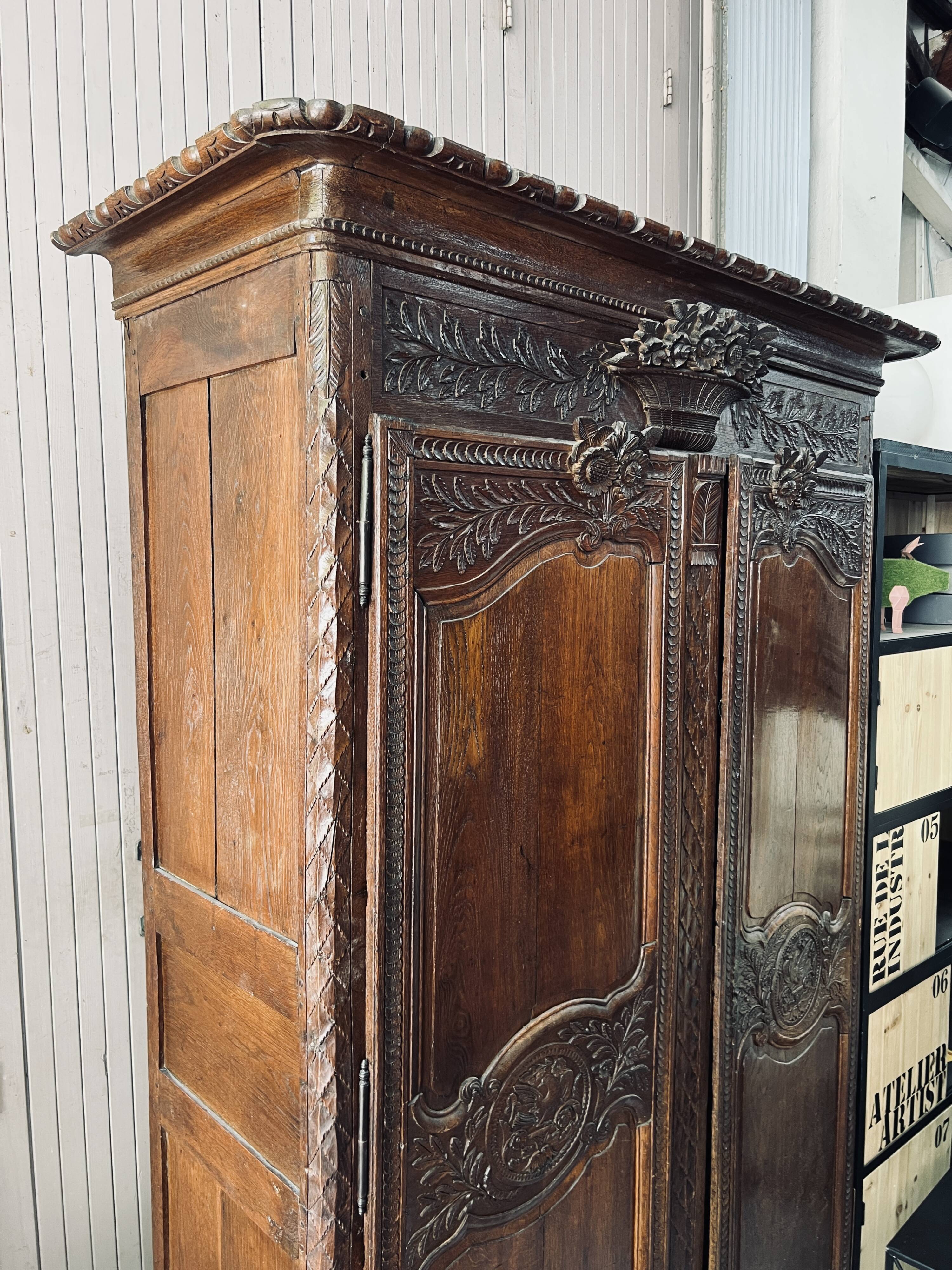 Norman wedding cabinet in oak eighteenth century