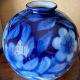 Camille Tharaud ball vase - Height 18 cm - Water lily decoration