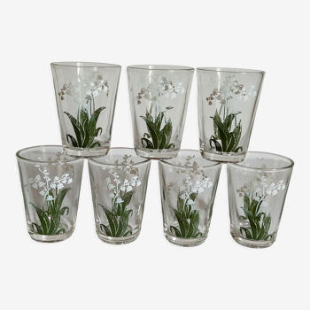 Lot de 7 verres à digestif sérigraphiés au muguet, années 30