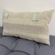 Coussin en toile ancienne style Kilim