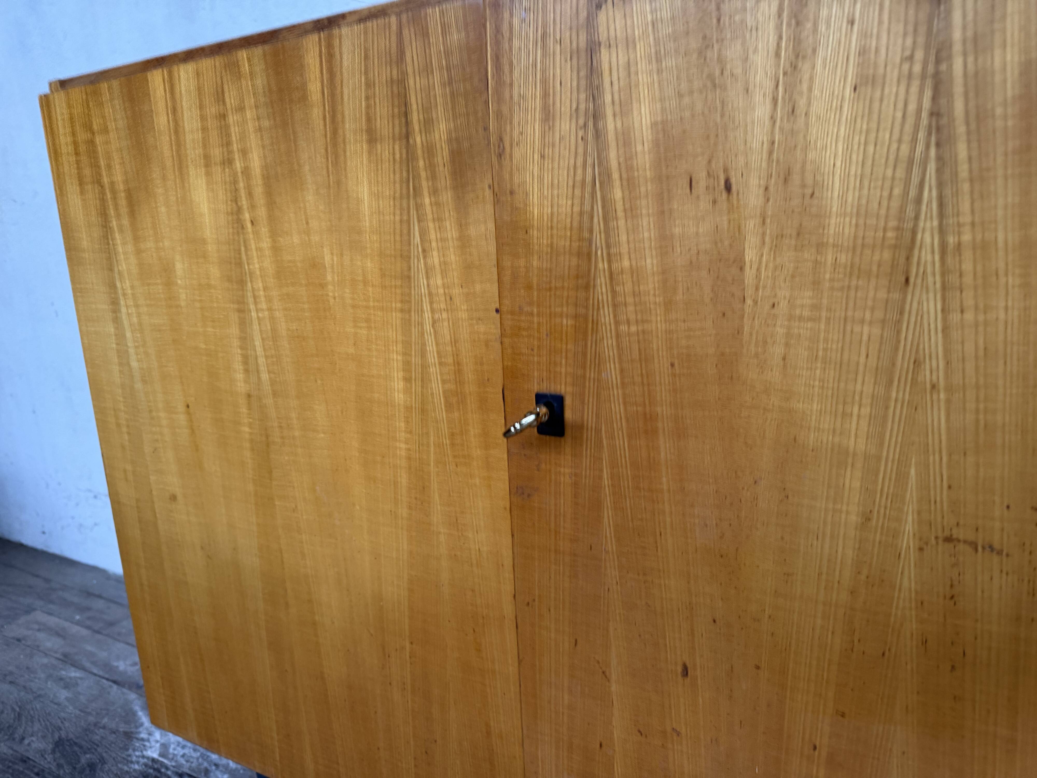 Vintage furniture werhfritz – light wood & black metal legs