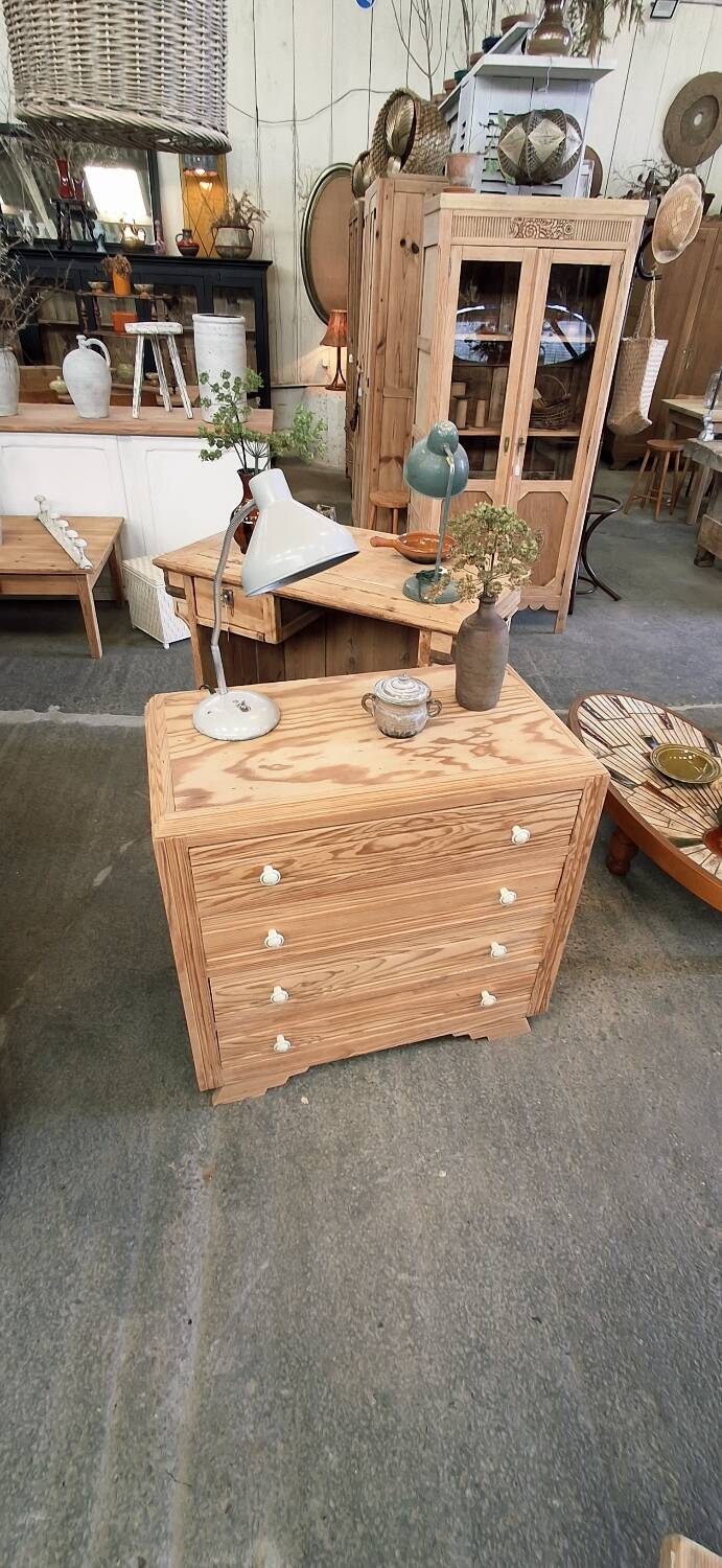 Vintage chest of drawers