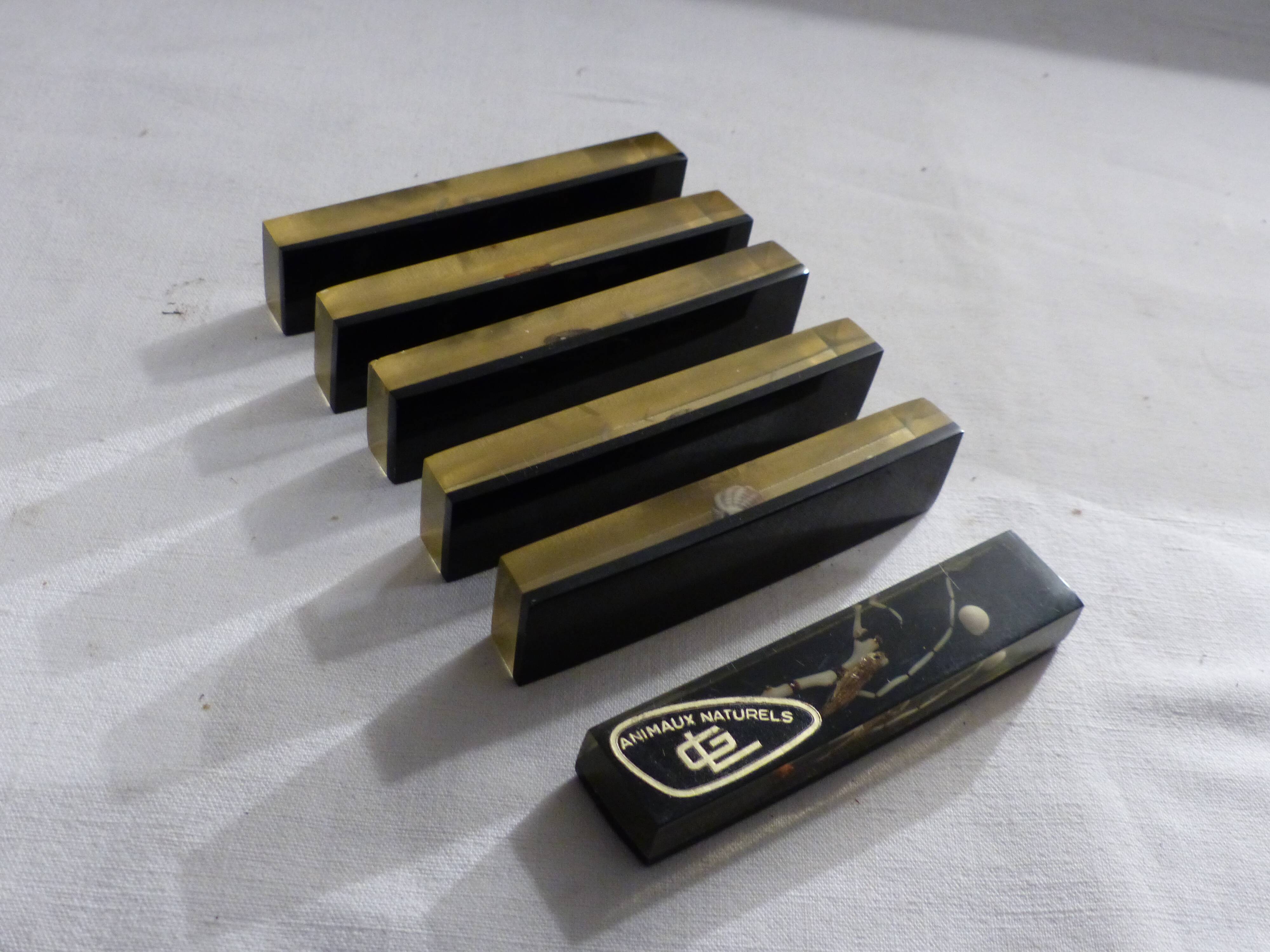 6 vintage knife holders, resin inclusion, shells.