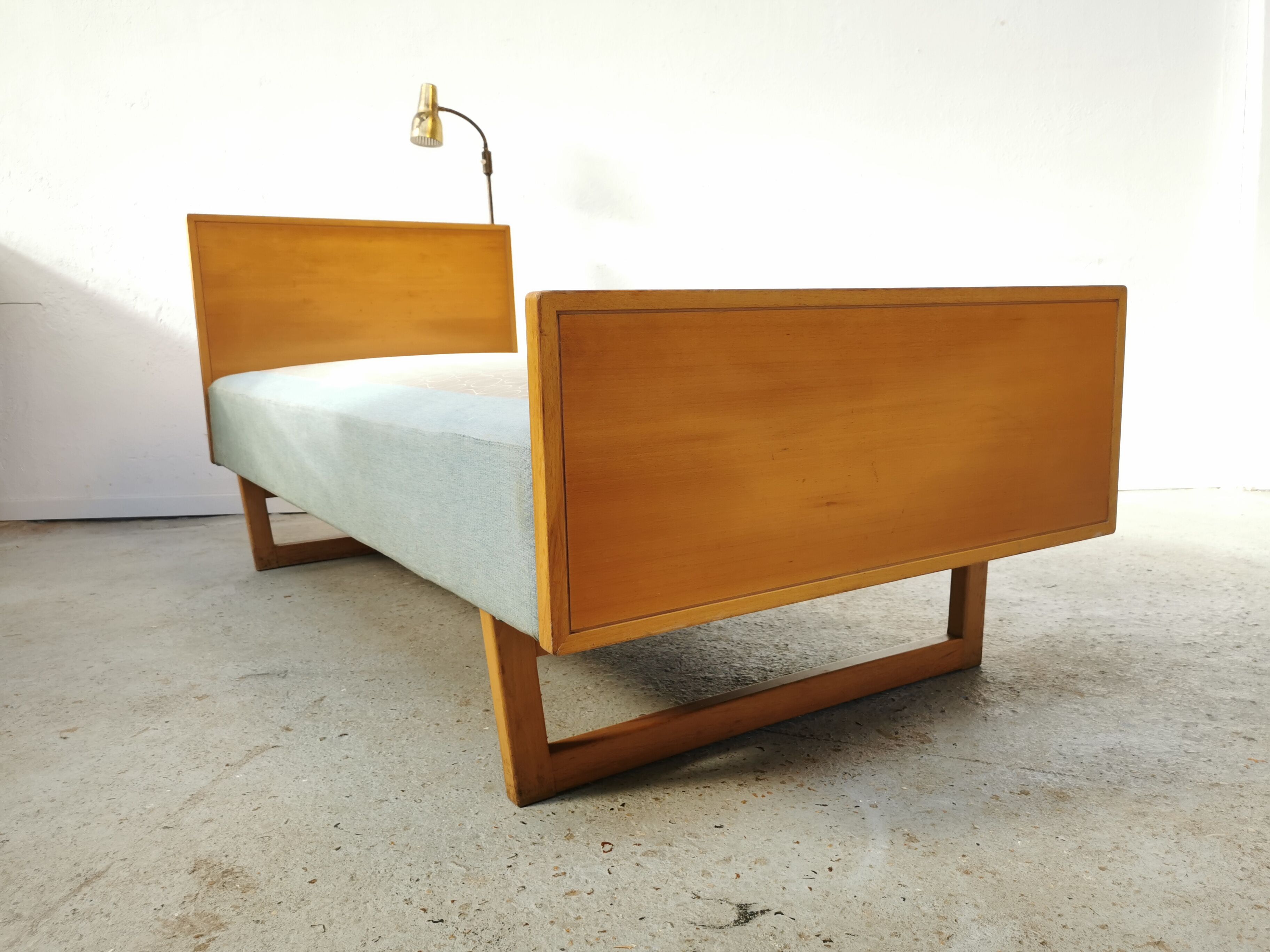 Vintage Scandinavian bed and lamp signed NK 1959