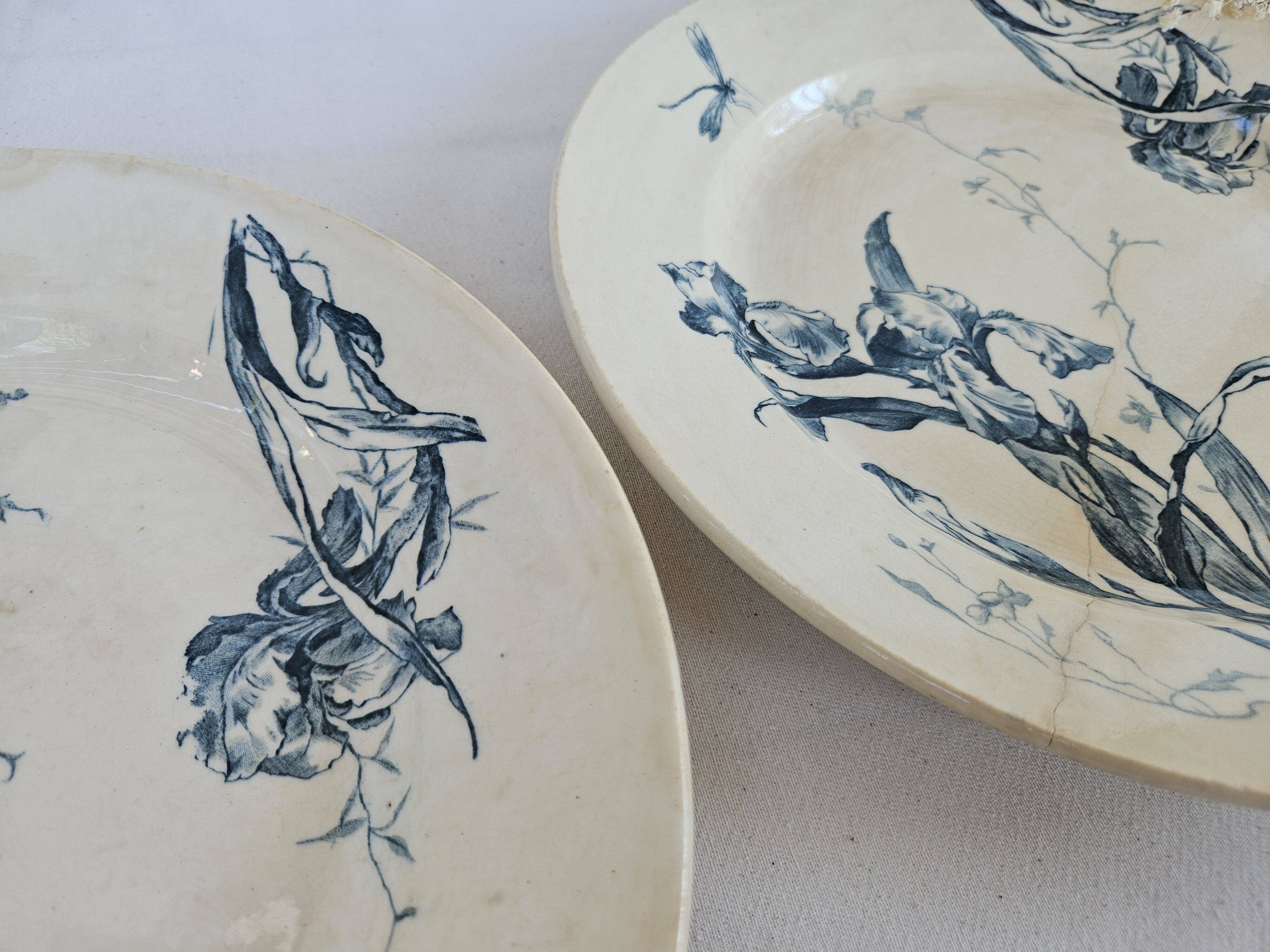 Pair of earthenware dishes from Gien, Iris model, 28 cm