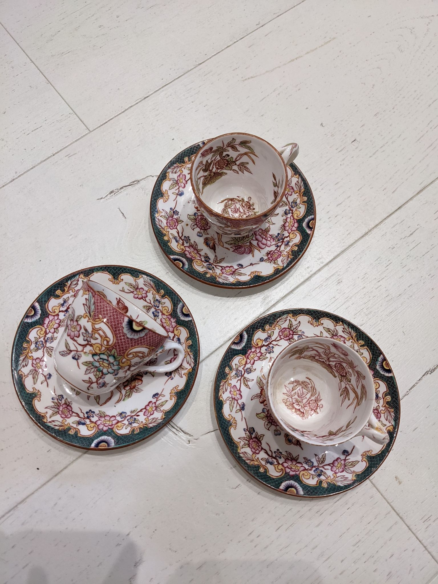 Tasses et soucoupes porcelaine fine Sarreguemines ancienne