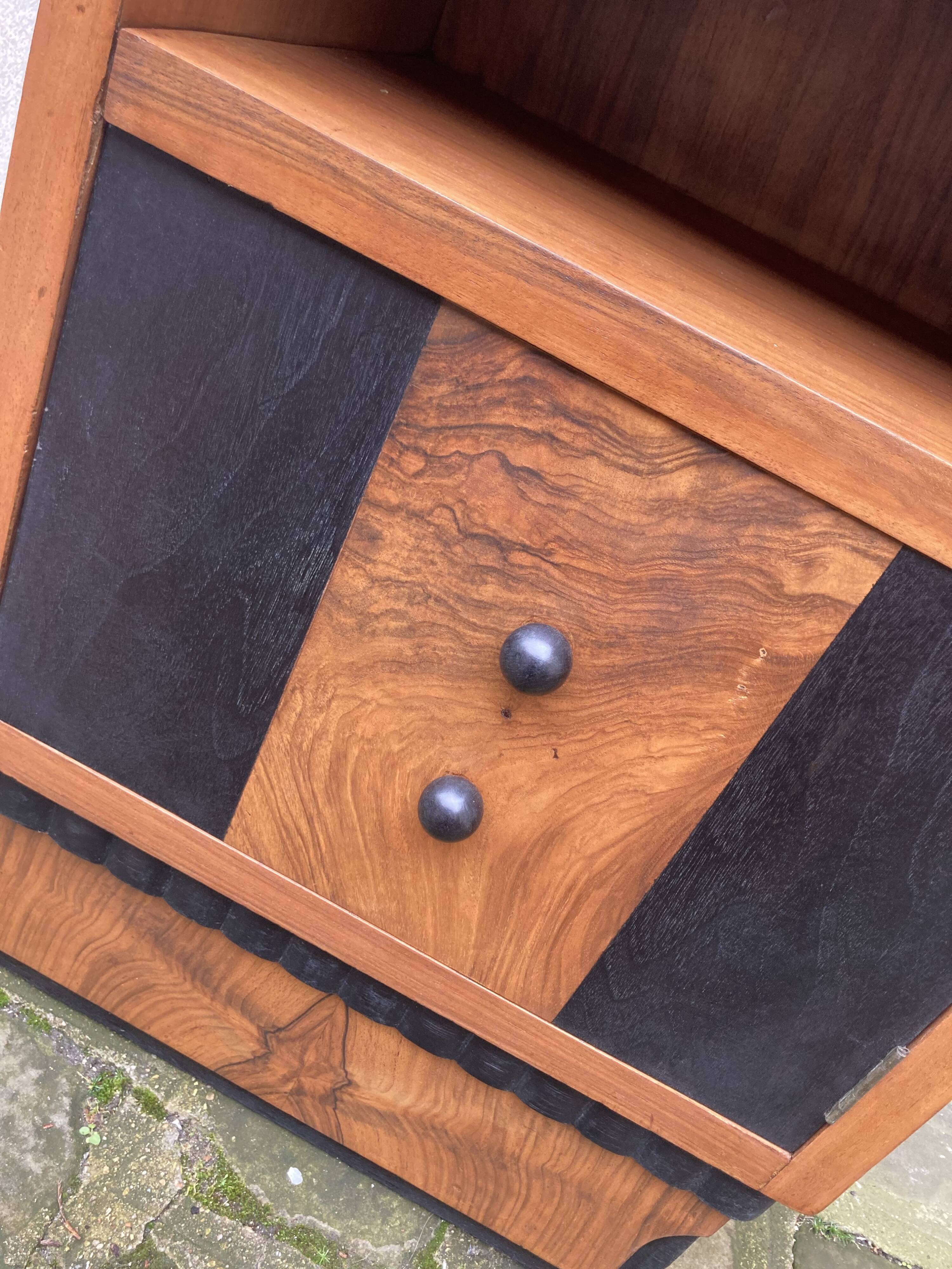 Art deco bedside