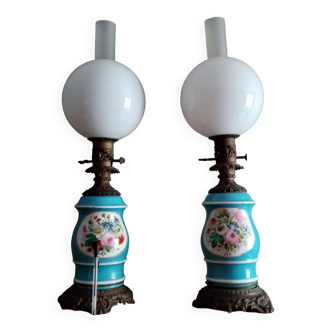 Pair of oil lamp in Paris porcelain