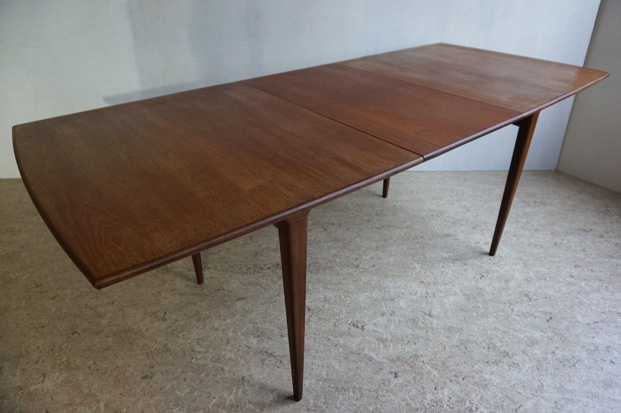 Louis van Teeffelen for Webe - Extendable teak dining table