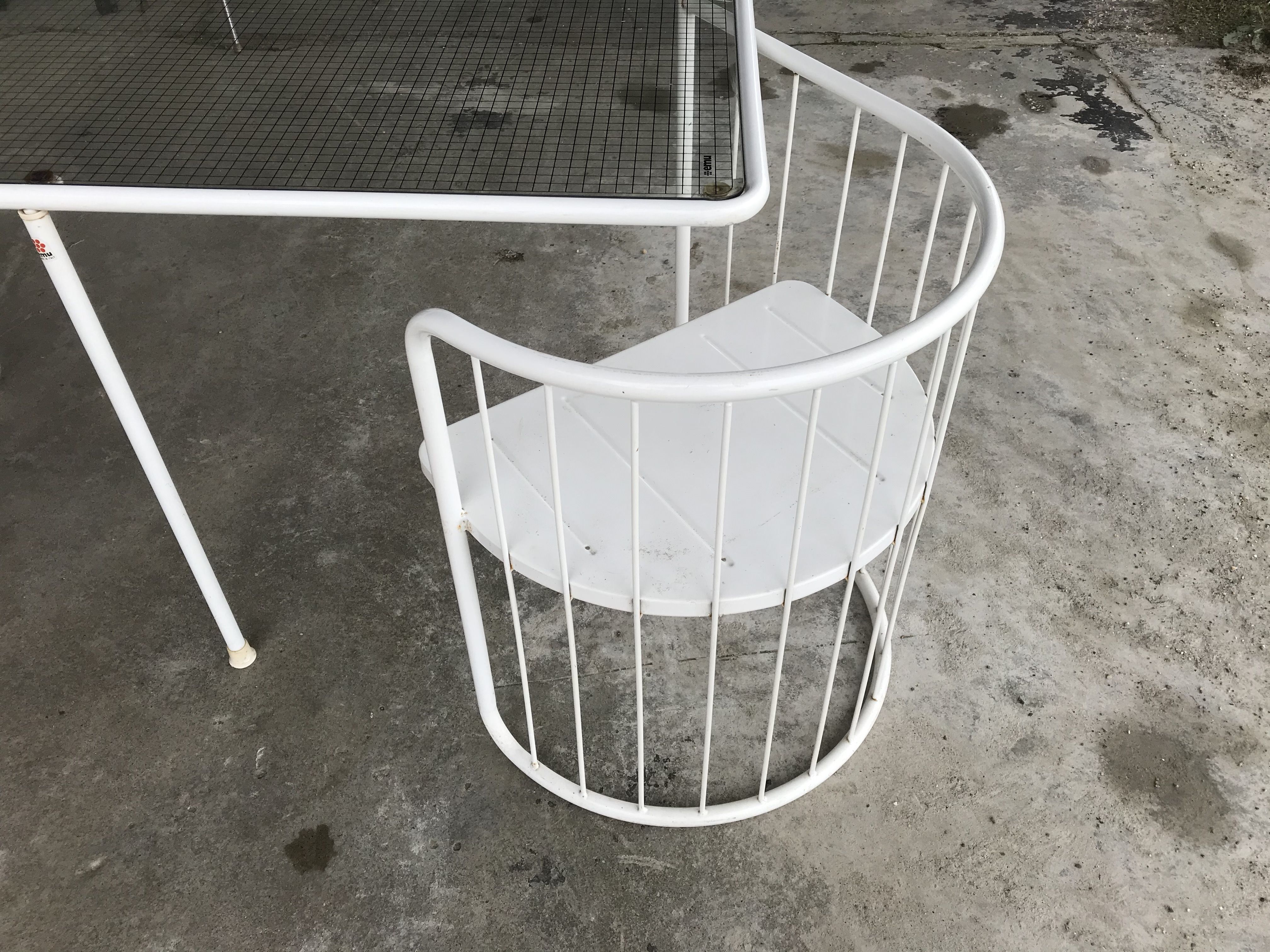 Vintage70's, Emu table in metal and glass, chairs swivelling under the table