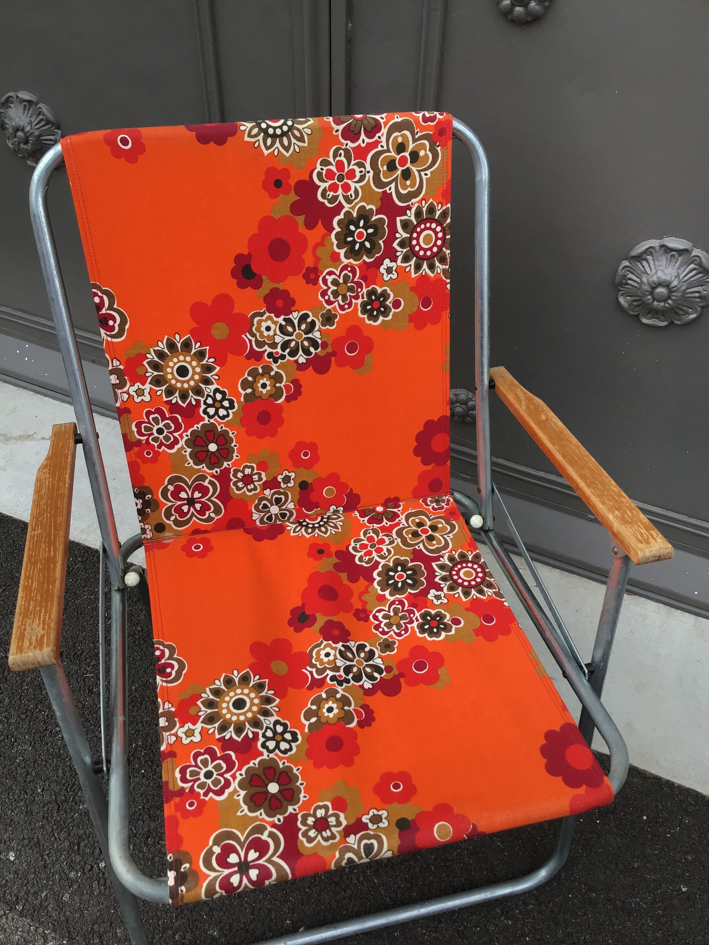 Vintage camping chair flowery canvas