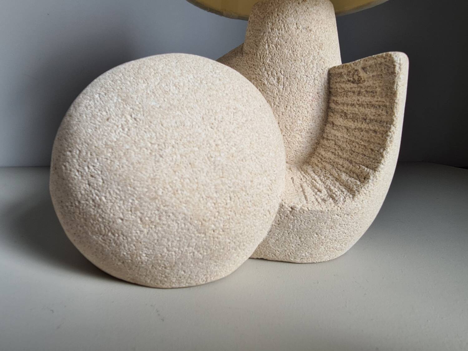 Albert Tormos style sculpture lamp in white stone / 60s / art / artisanal work / Mid-Century / France / 20th century