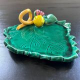 Empty pocket leaf and lemon in slip