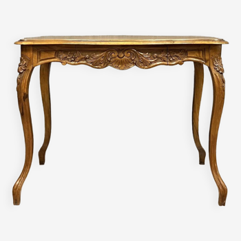 Bureau galbé style Louis XV en noyer blond vers 1880