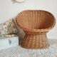 Fauteuil corbeille enfant en rotin tressé ancien