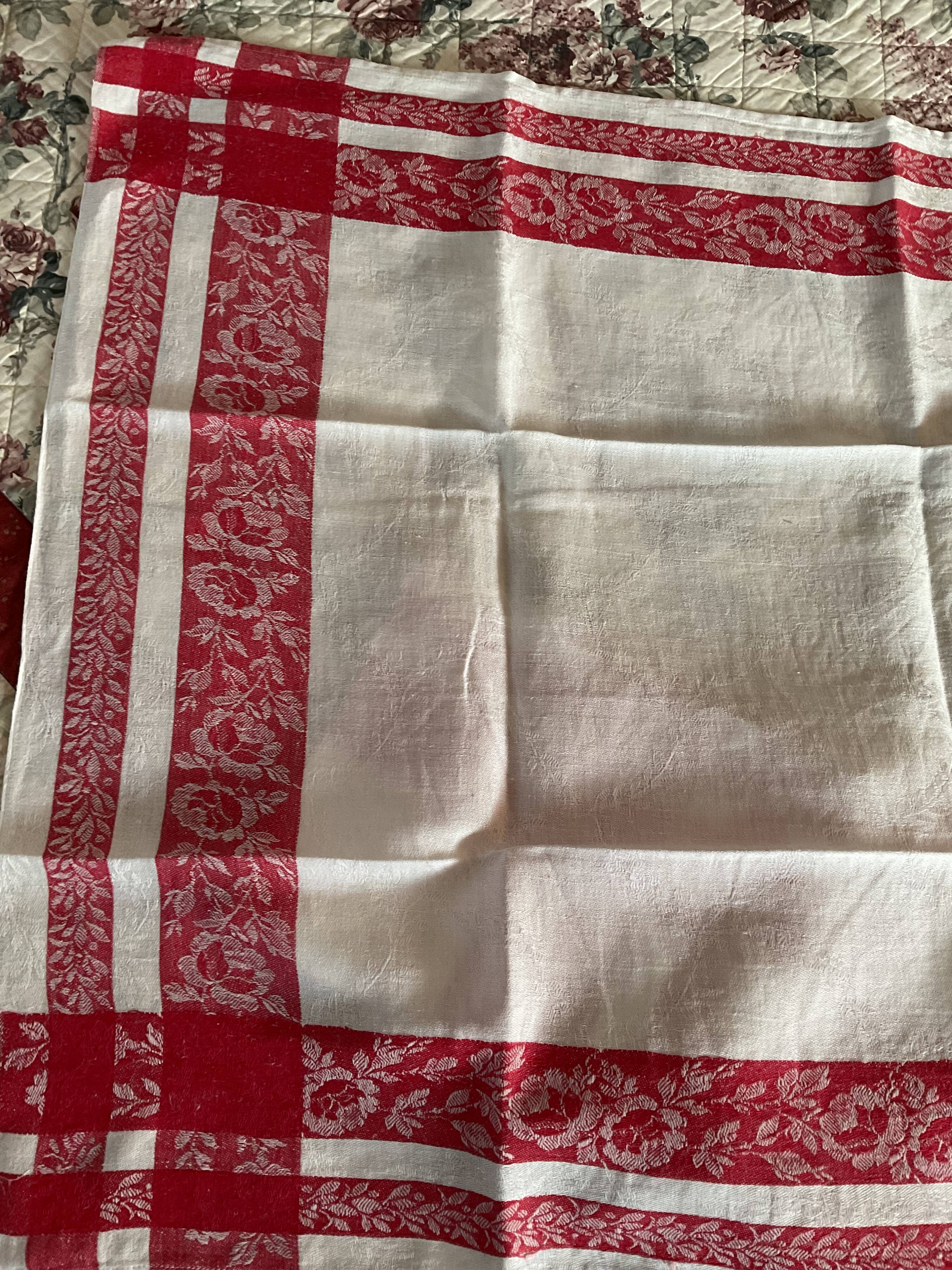 4 towels damask fabrics red and white.vintage