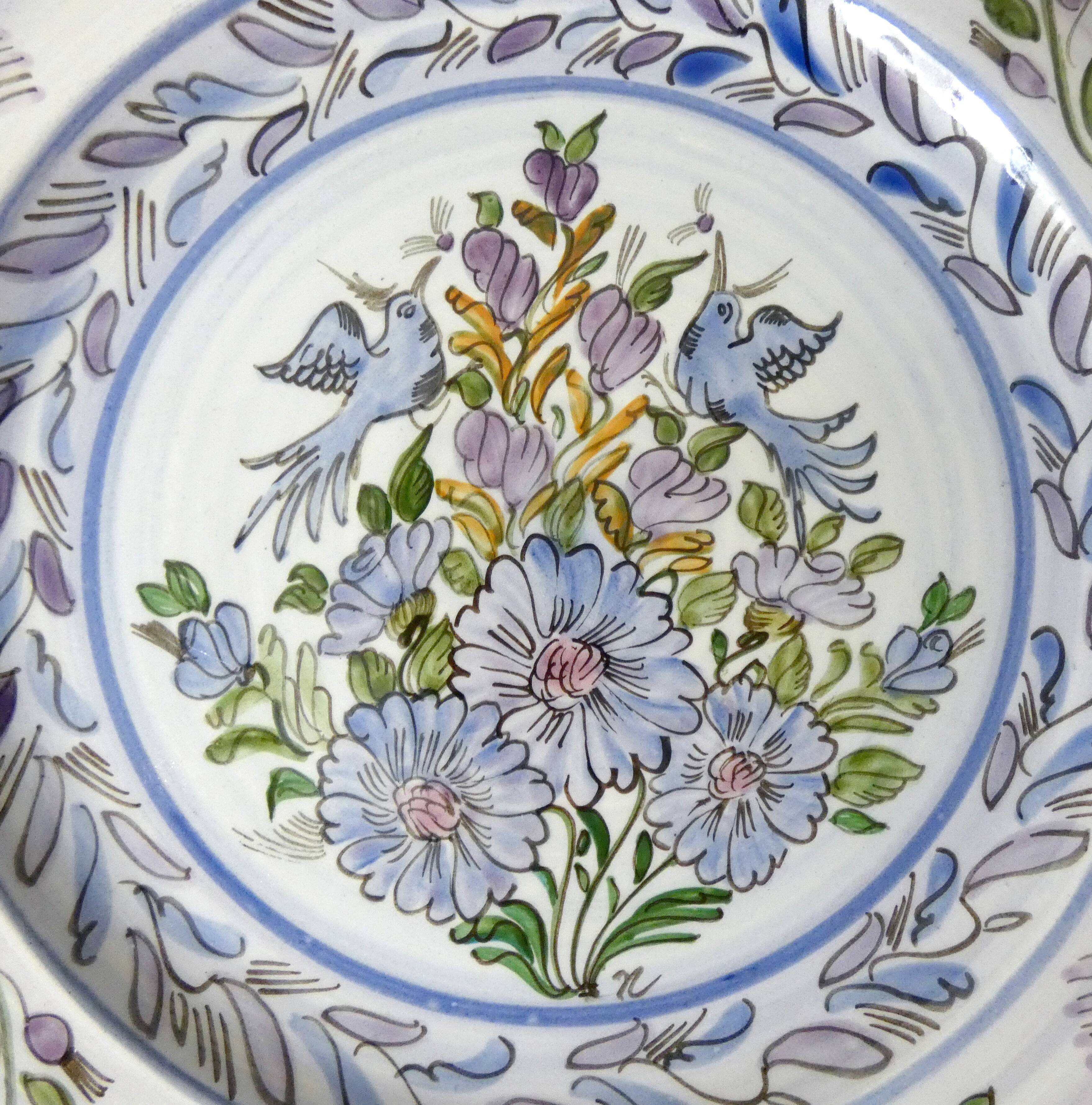 Assiette plate signée Taillandier Rochefort en Terre