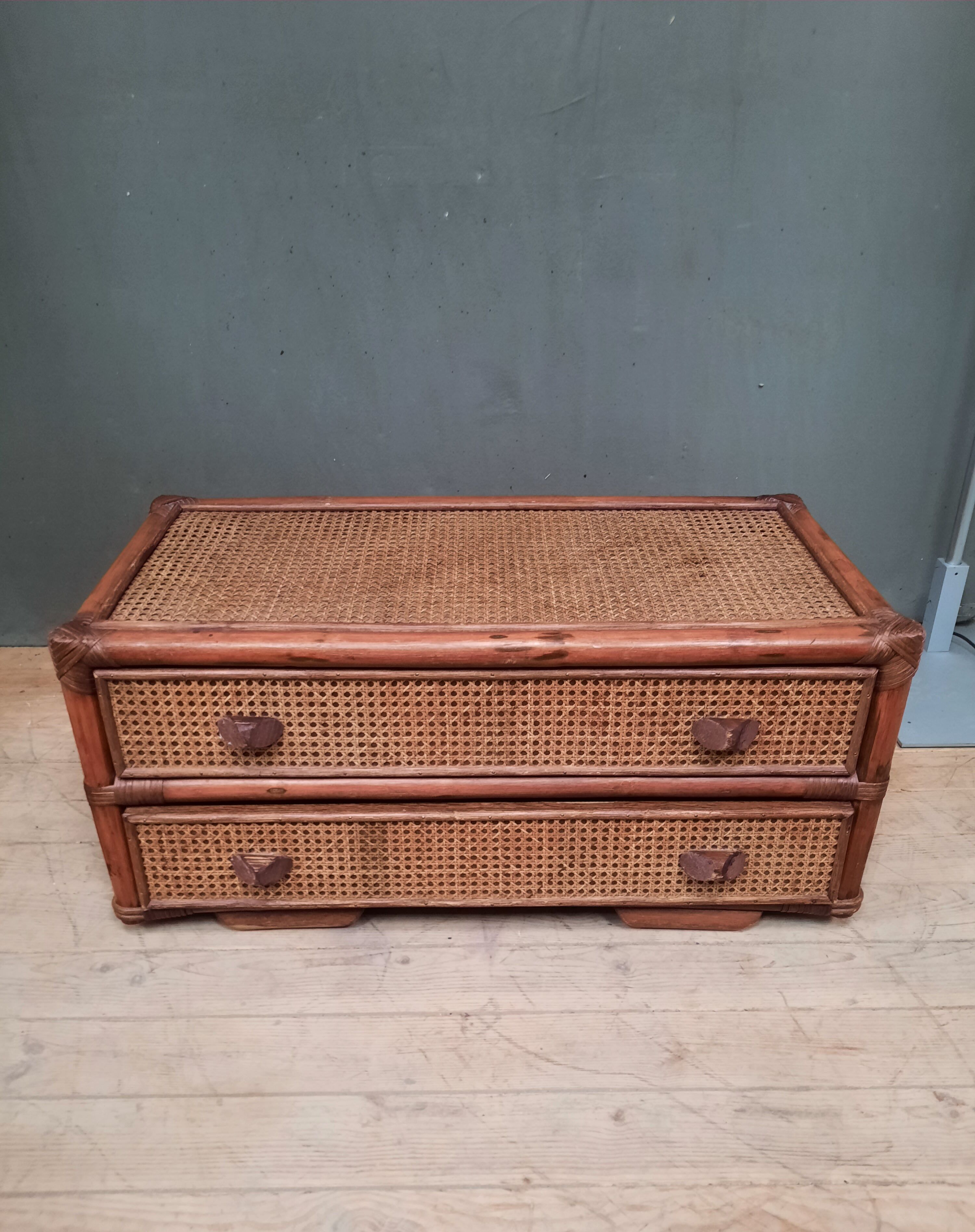 Chest of drawers in bamboo and osier