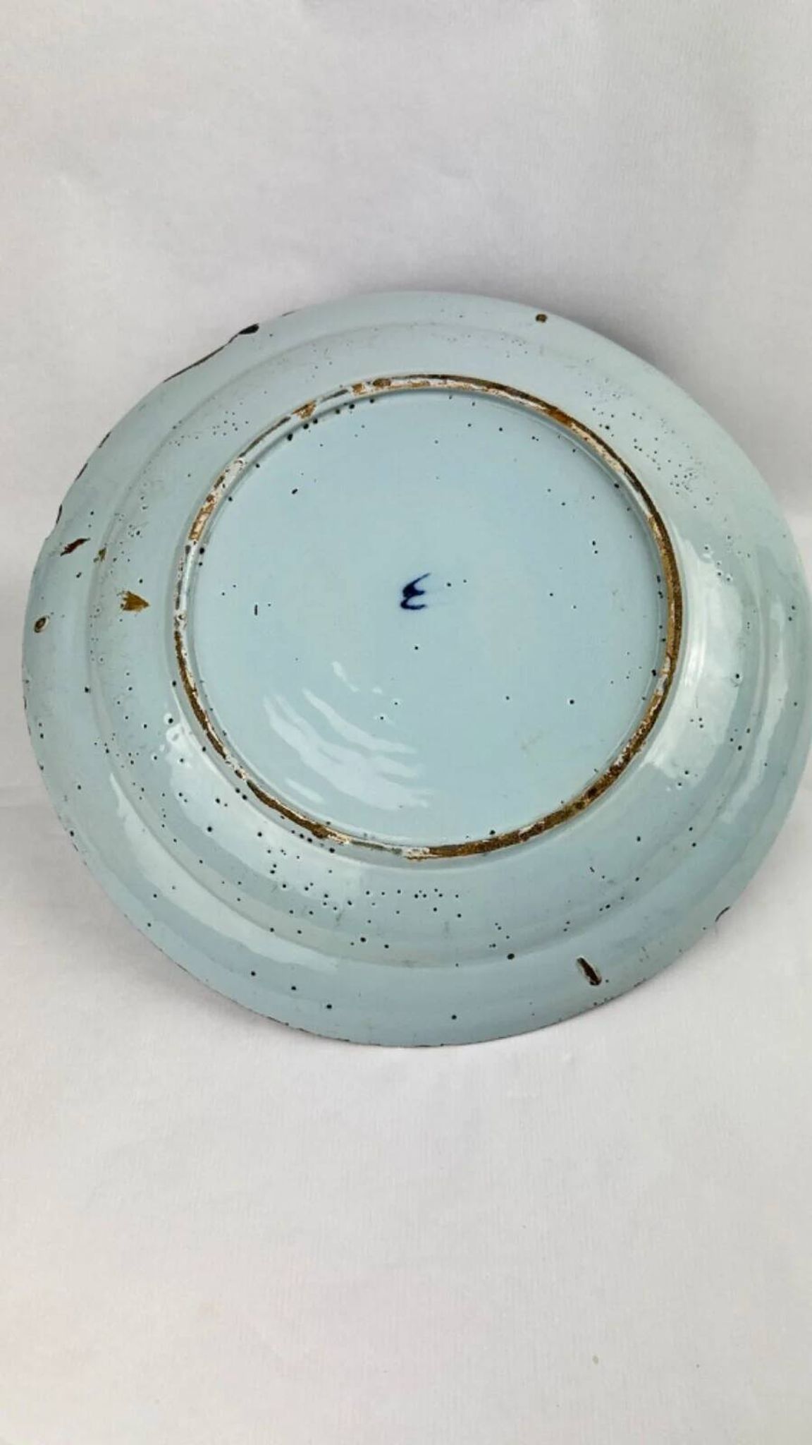 Delftware dish with blue flowers on a white background, 18th century, 35 cm