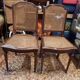 Paire de chaises de style Louis XVI