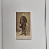 Ensemble de 6 photographies anciennes montées, portraits studio du XIXe siècle