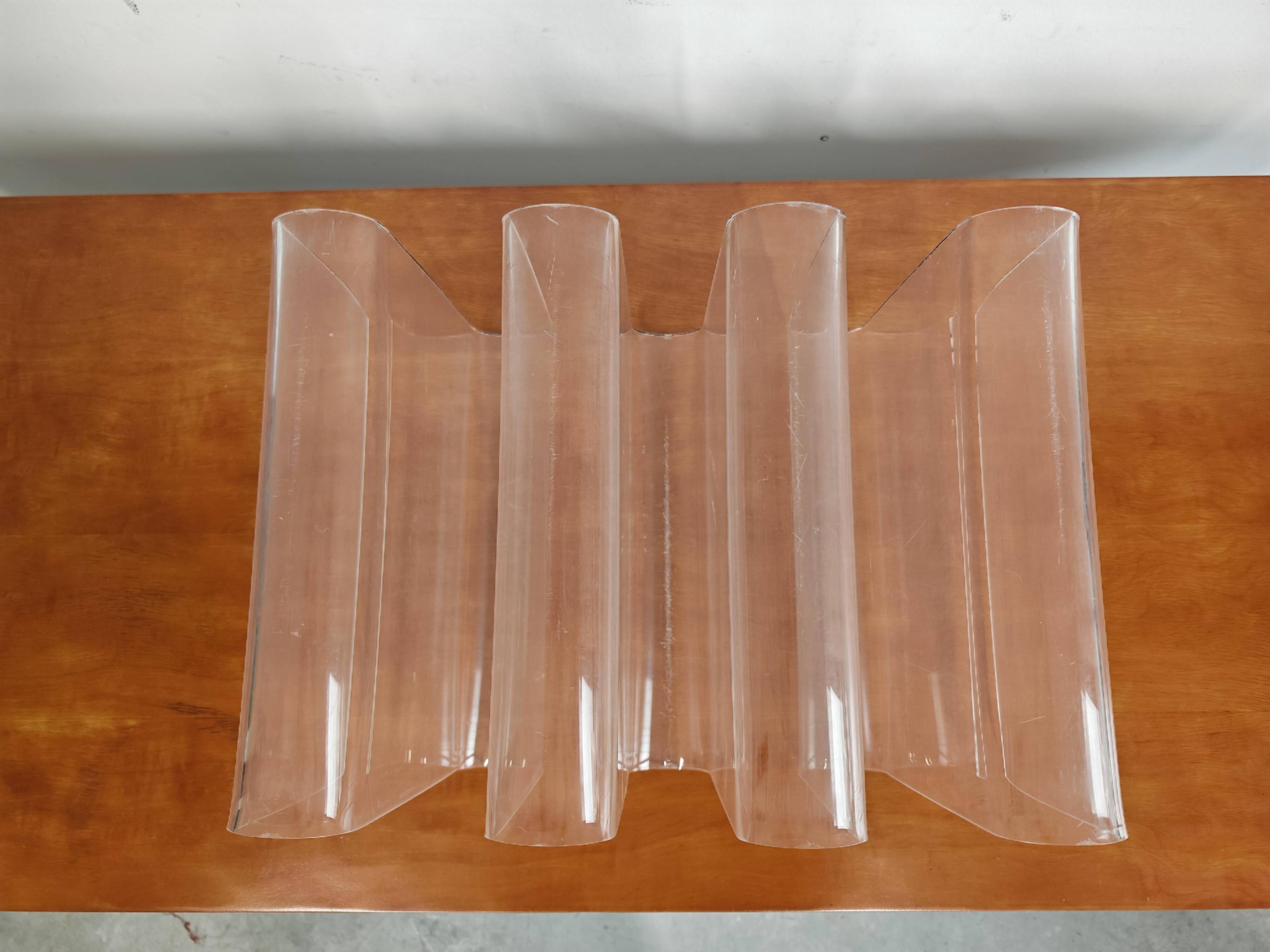 Sculptural range of Mid Century Modern in plexiglass from the 1970s.