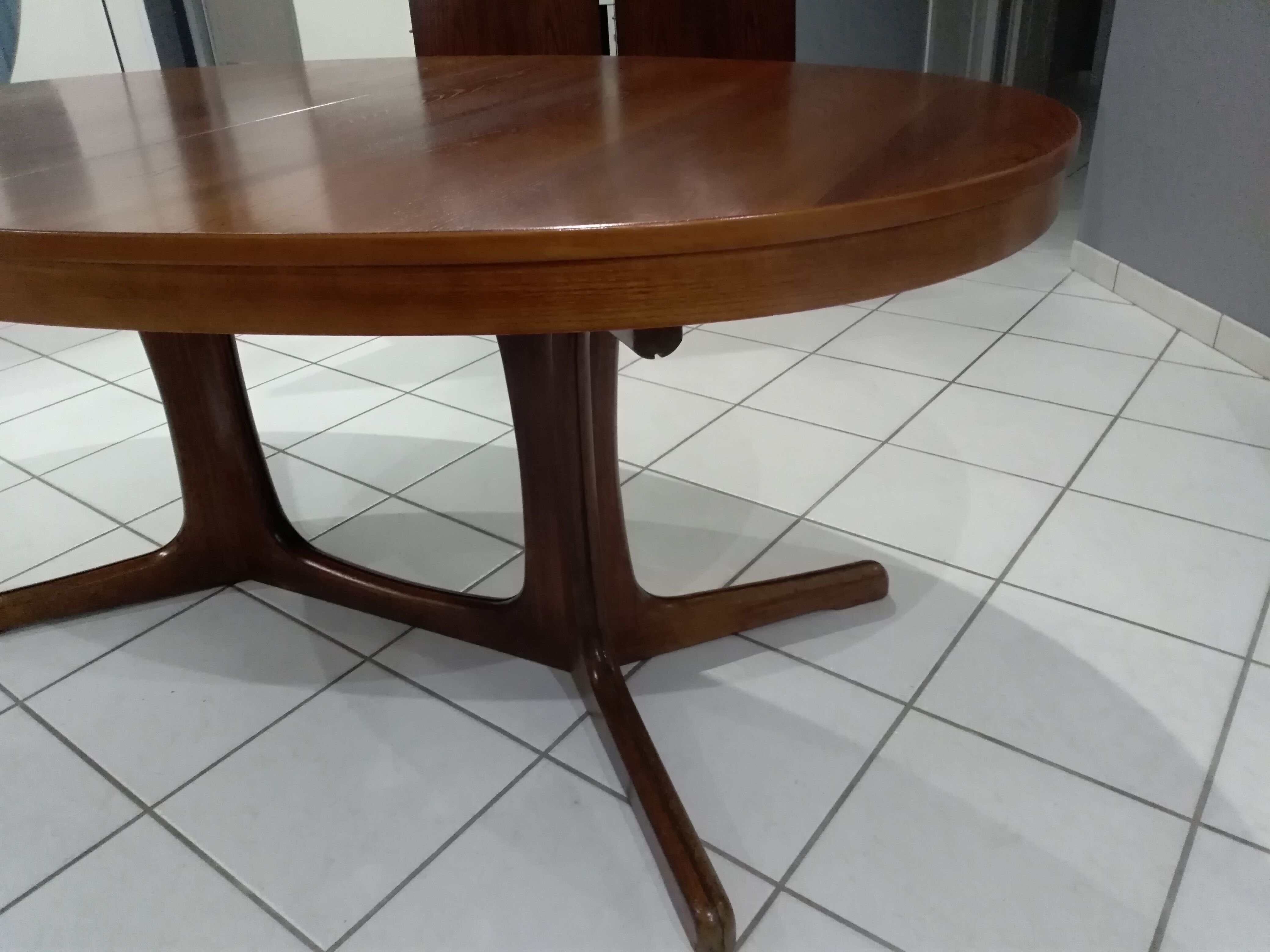 Expandable Baumann vintage table 1970