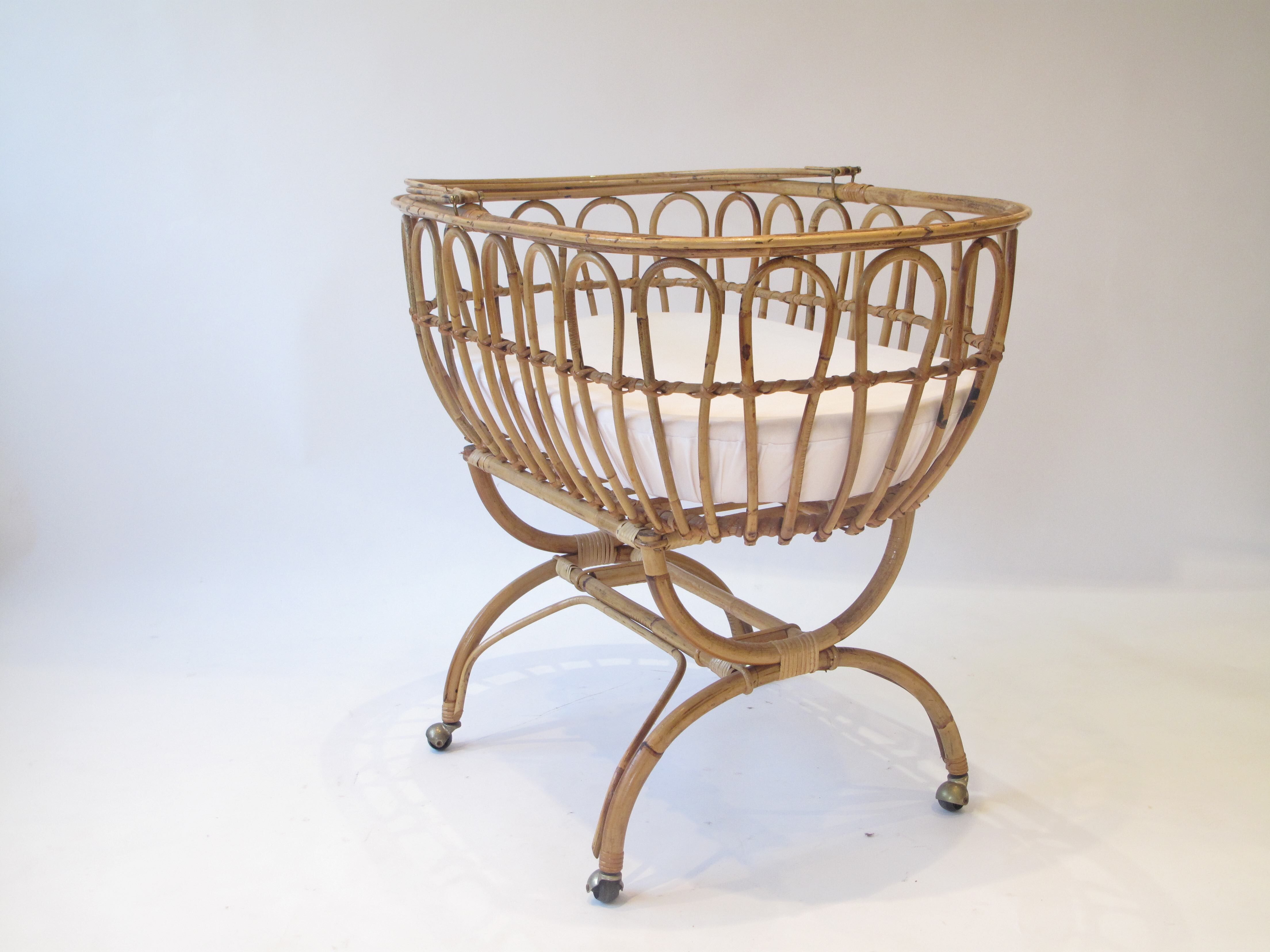 Cradle rattan