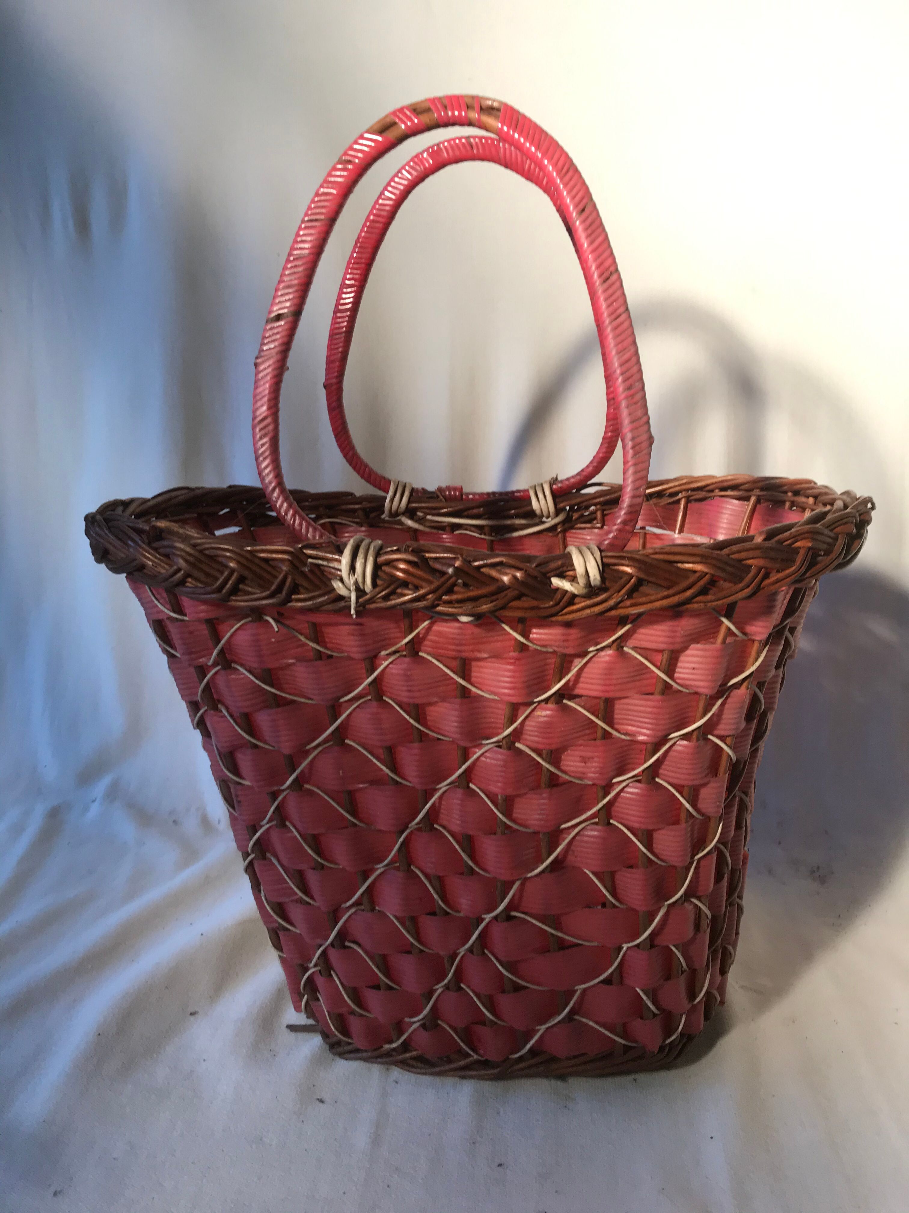 Old Deco Basket in Braided Wicker - Red Scoubidou - Anse Vintage