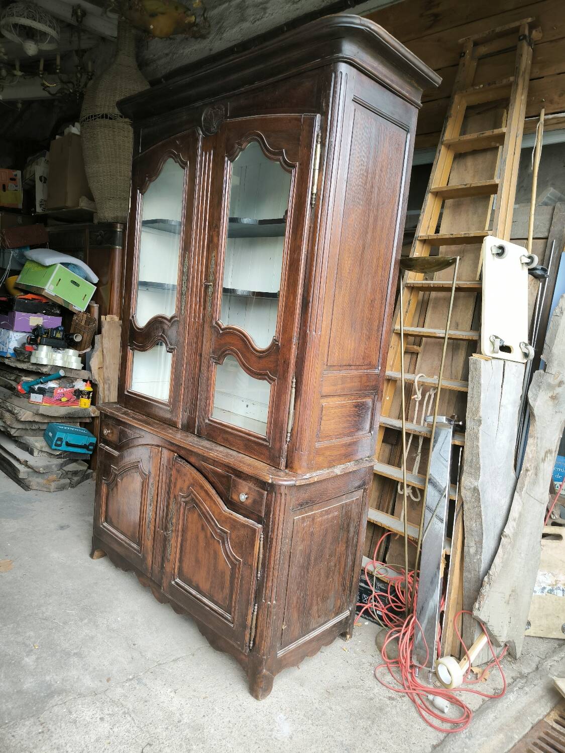 Large two-part oak buffet from the Regency period