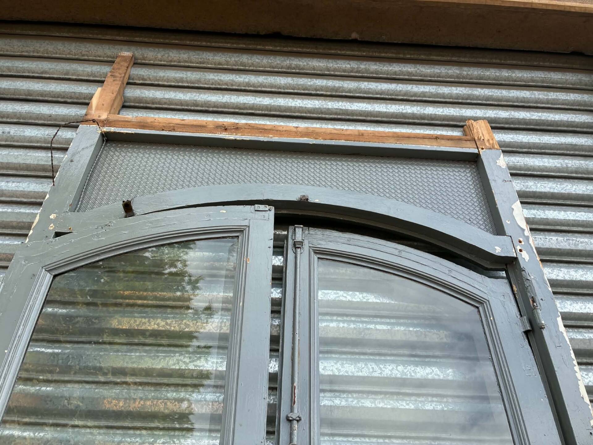 Commercial entrance door