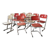 Set de 14 chaises vintages empilables