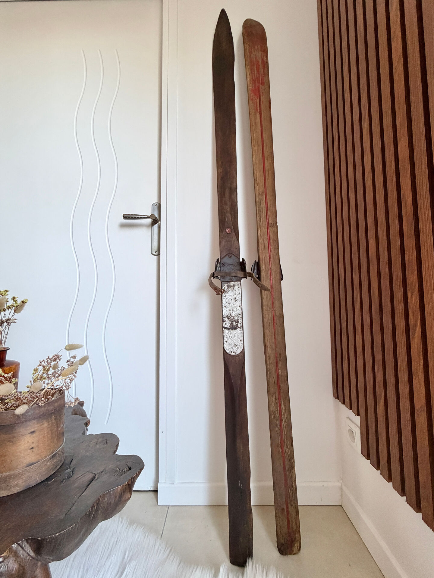 Pair of vintage wooden skis 184cm