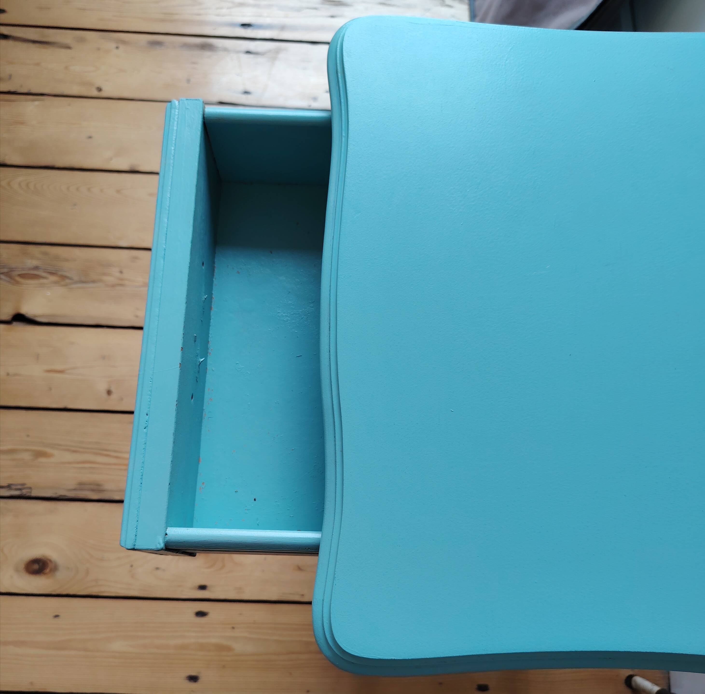 Chevet vintage style Louis XV peint en bleu