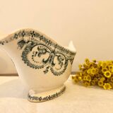 Ironware sauceboat at the Planteur de Caïffa