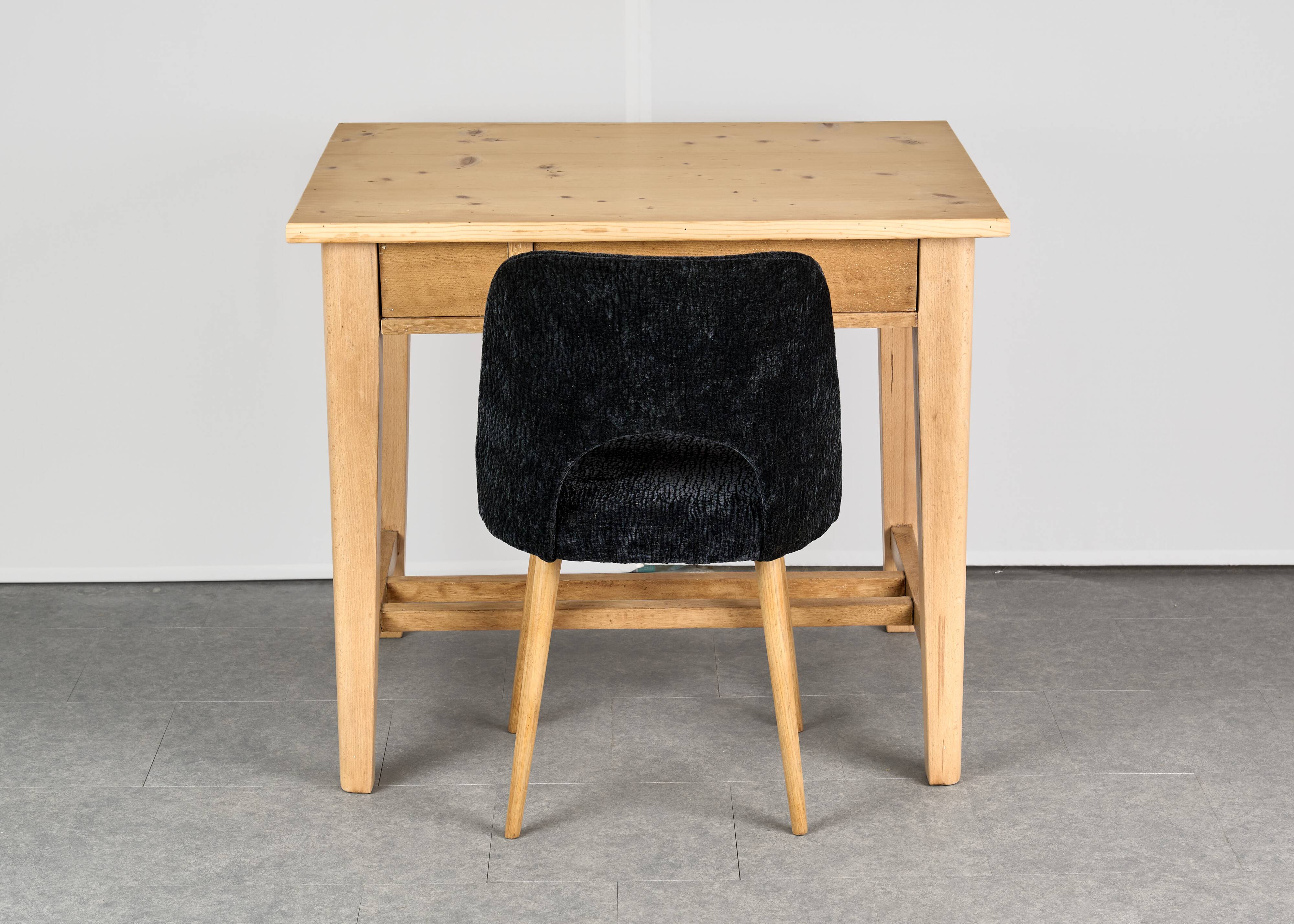 Table en bois vintage, Tchécoslovaquie