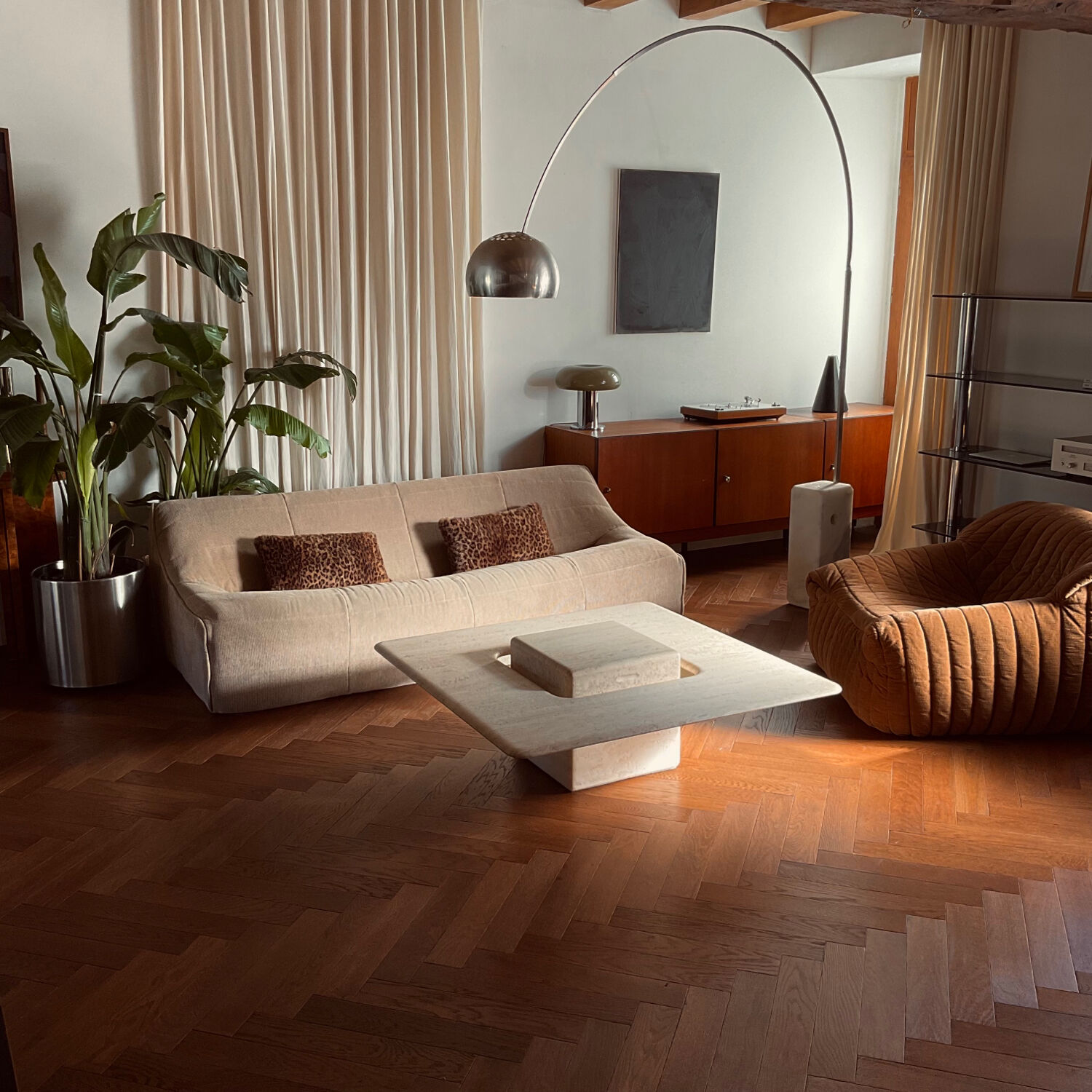 Vintage 1980s Italian travertine coffee table from Florence.