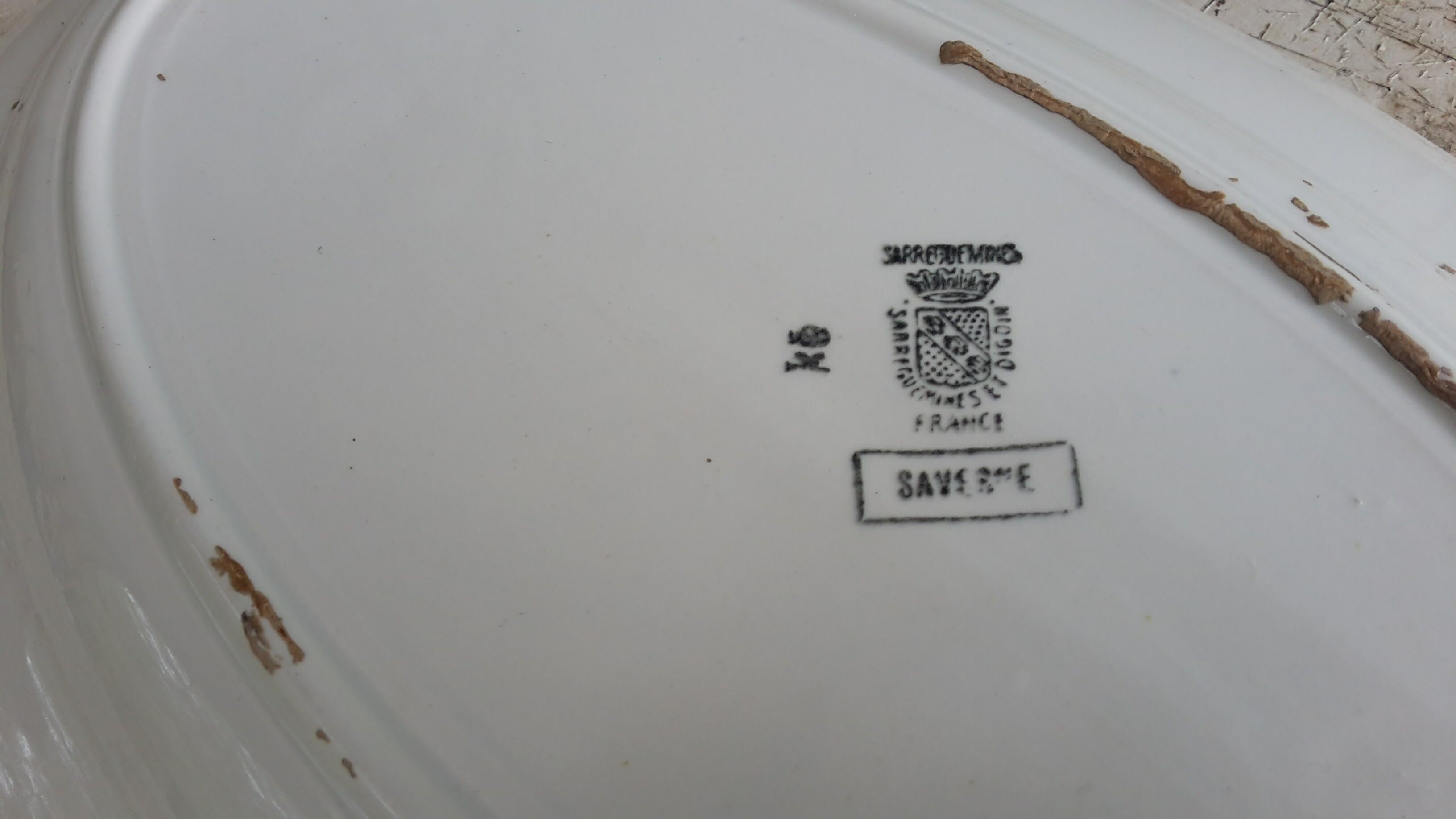 Sarreguemines and Digoin oval service plate red roses decor