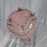 Vase en verre rose effet drapé