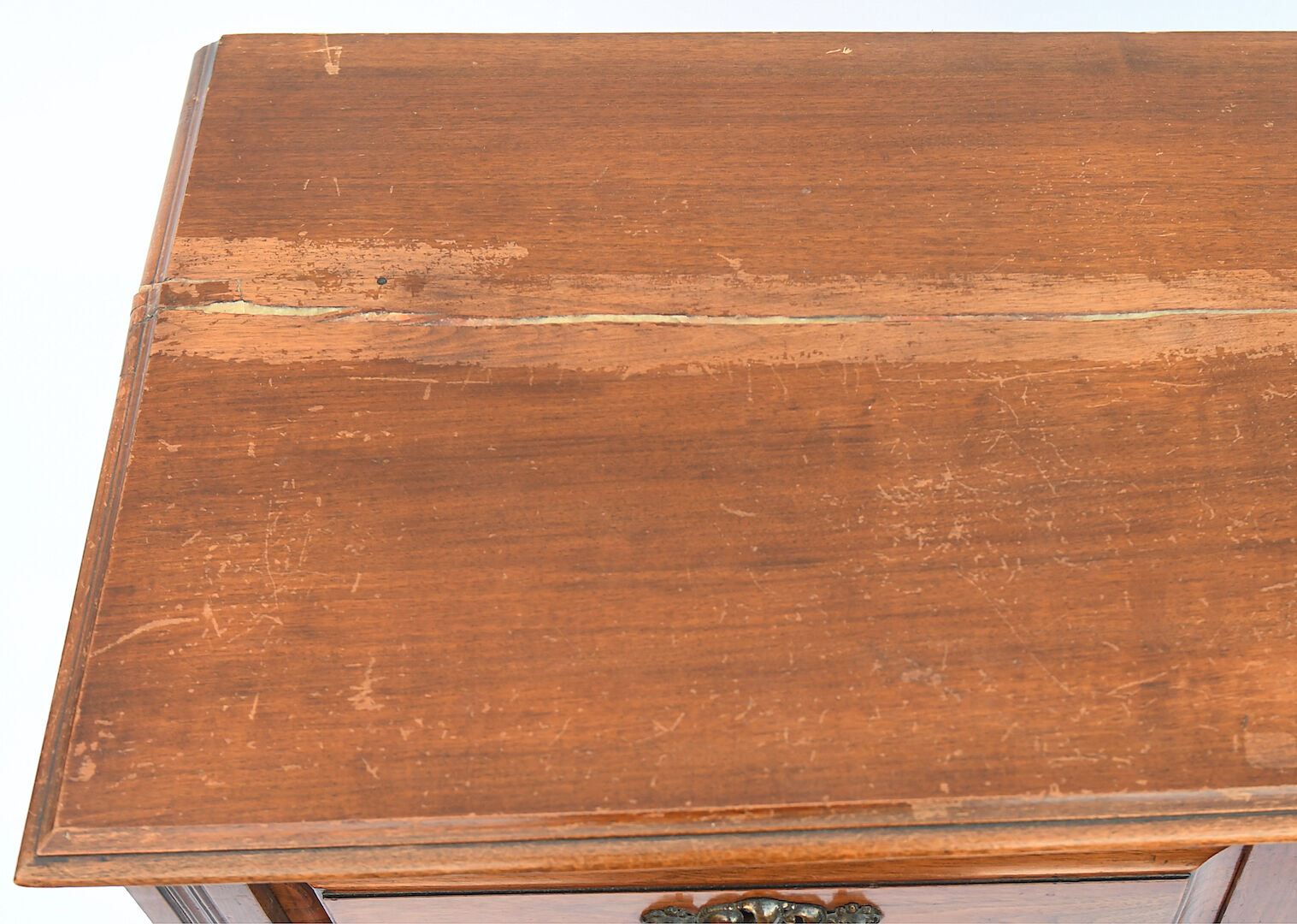 Commode en bois naturel