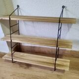 Pretty String shelf in very good condition.