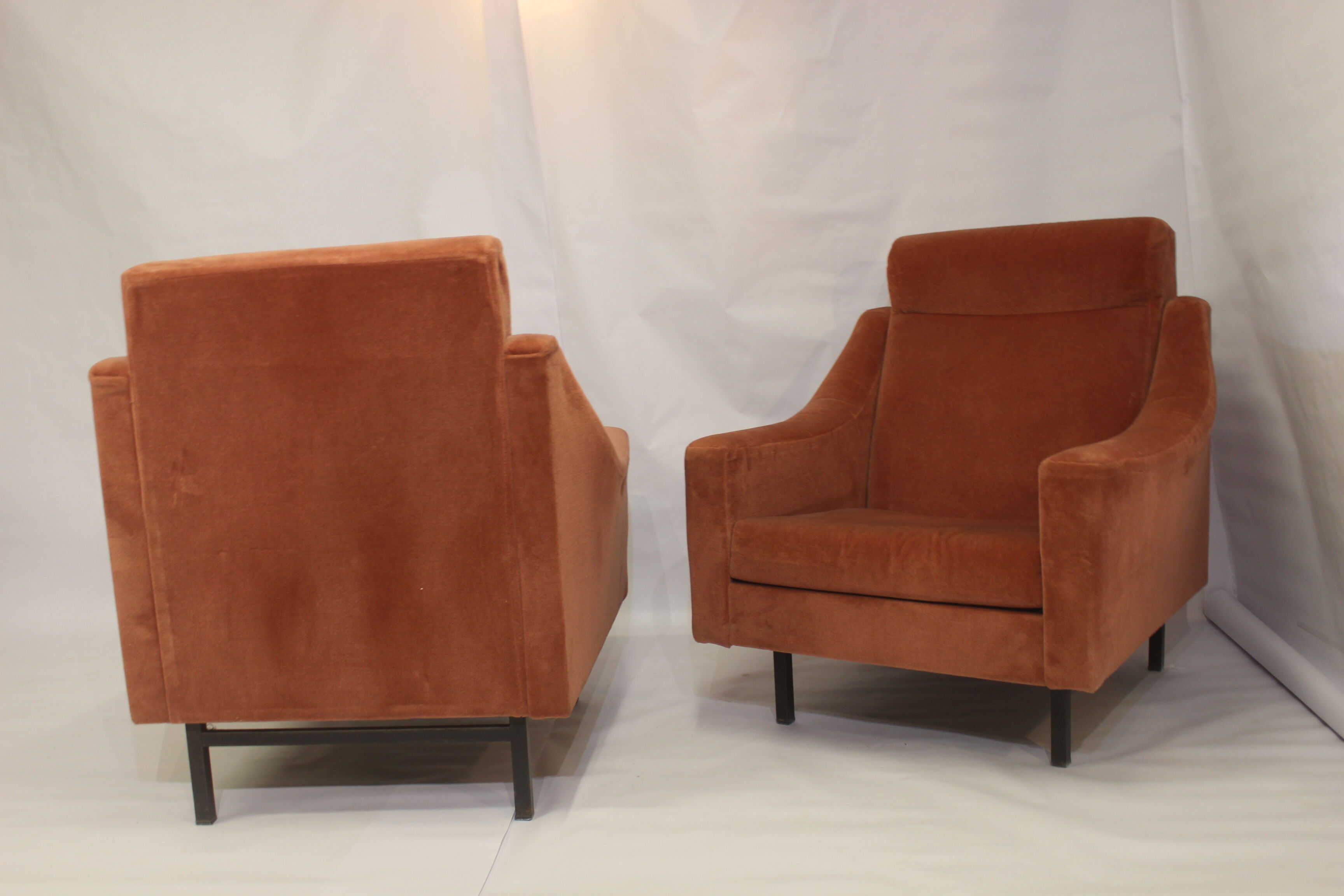 Paire de fauteuils cube en velours style Italien années 70