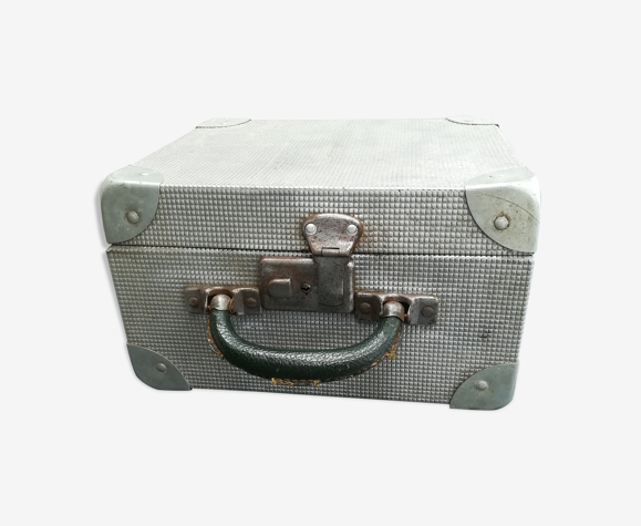 Valise en fer