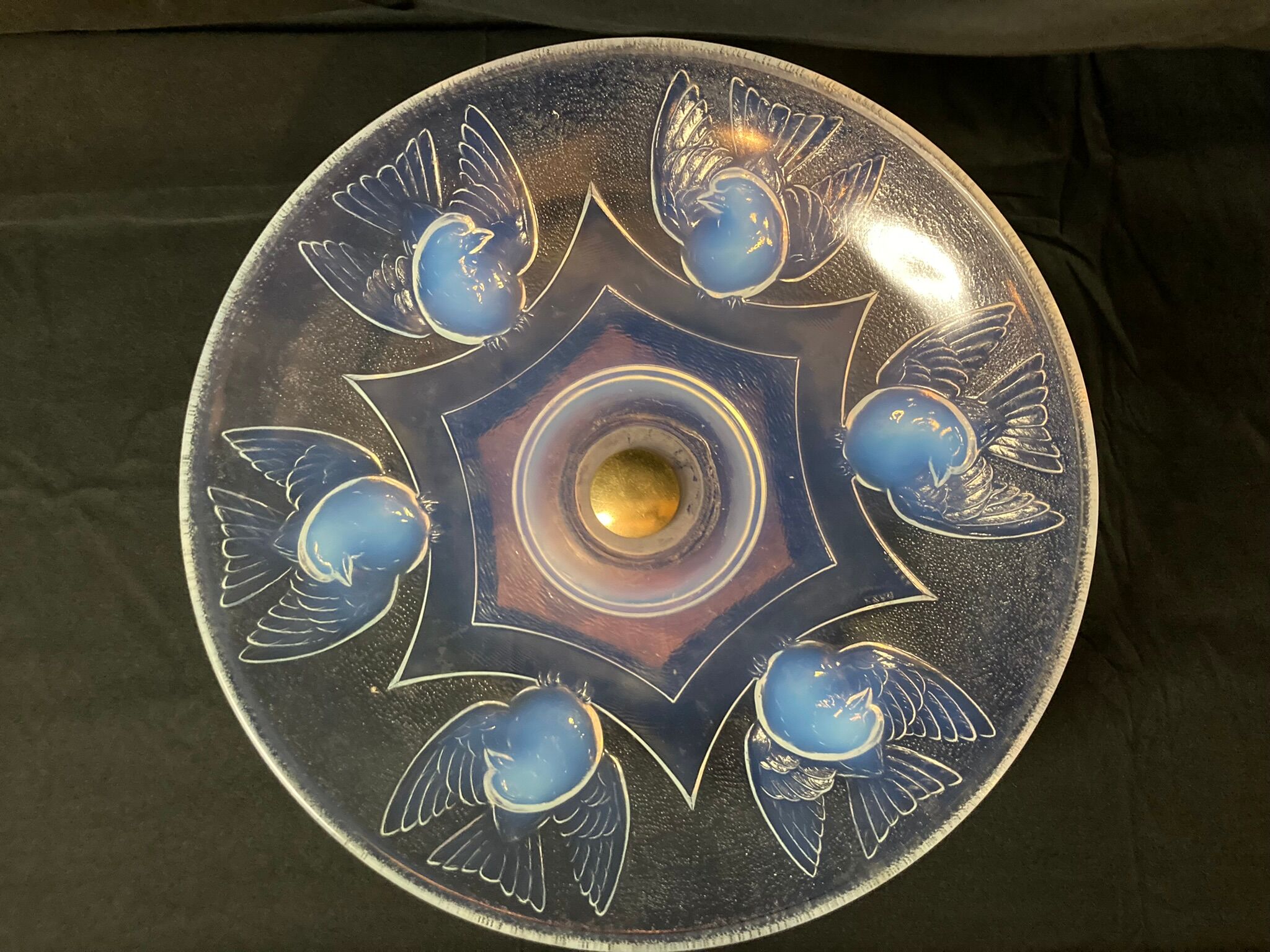 Art Deco bird bowl in opalescent glass, signed circa 1930