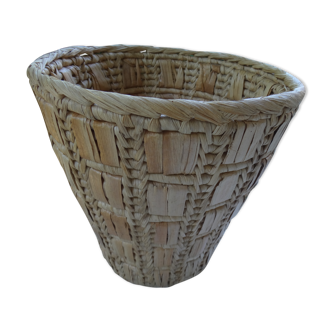 Wicker or paper basket pot