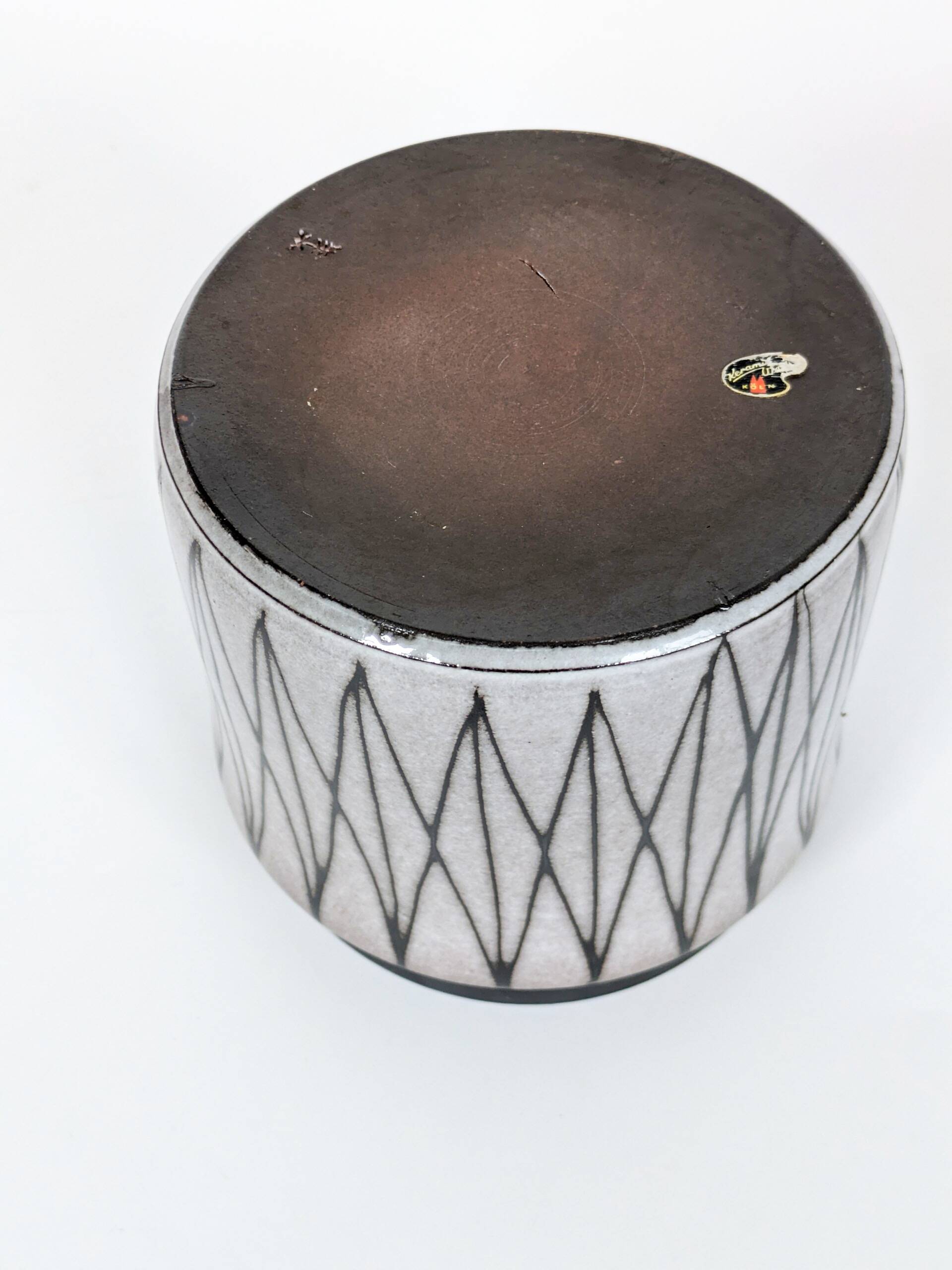 West German ceramic cache-pot — geometric sgraffito, Cologne, 1960s