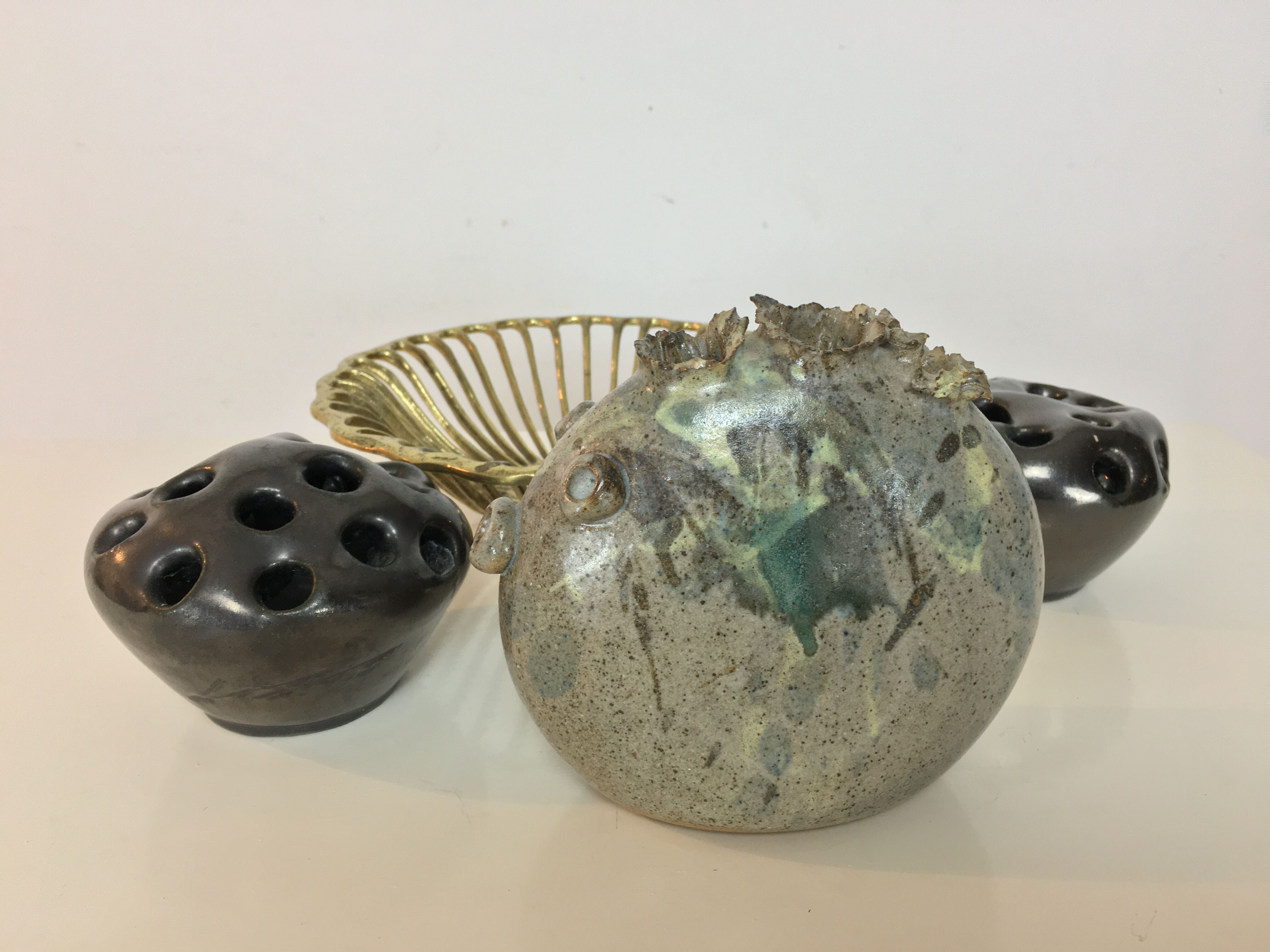 Vase pique fleurs zoomorphe par Alexandre Kostanda, poisson céramique